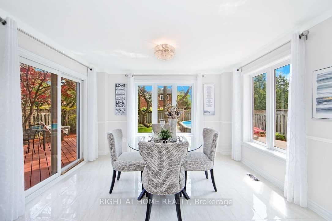 36 Corner Stone Crescent photo 8