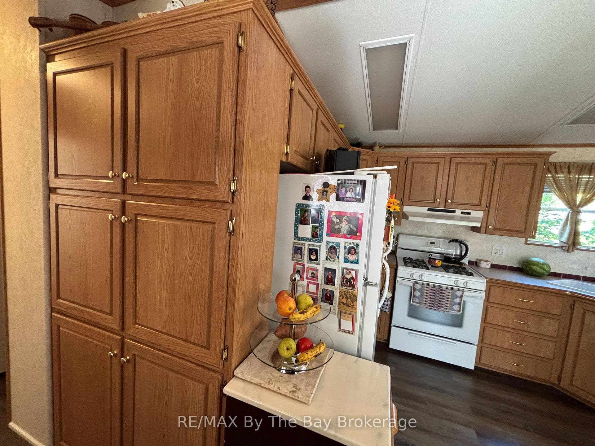 85 THEME PARK Drive Unit 92 photo 10