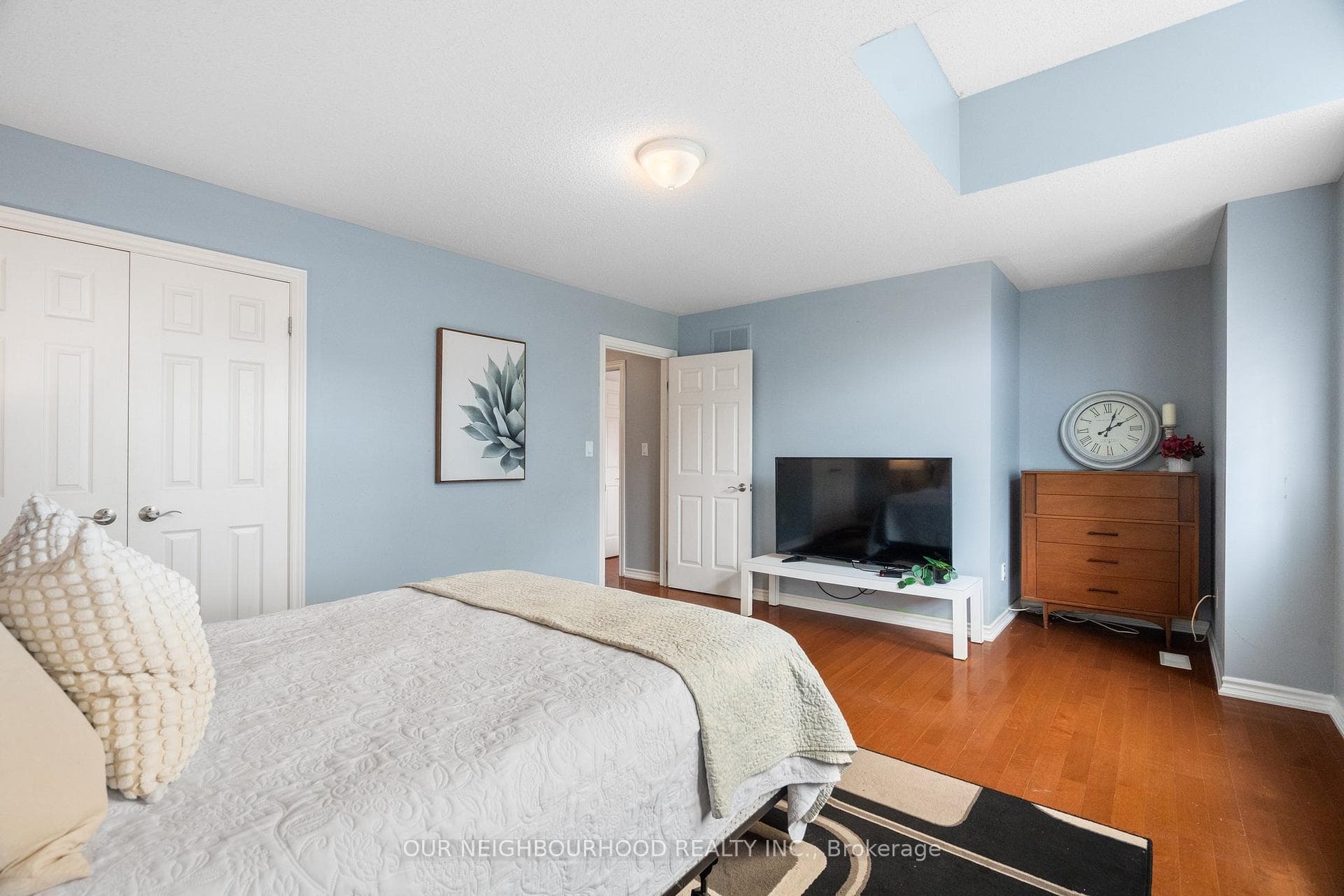 1105 Centre Street photo 21