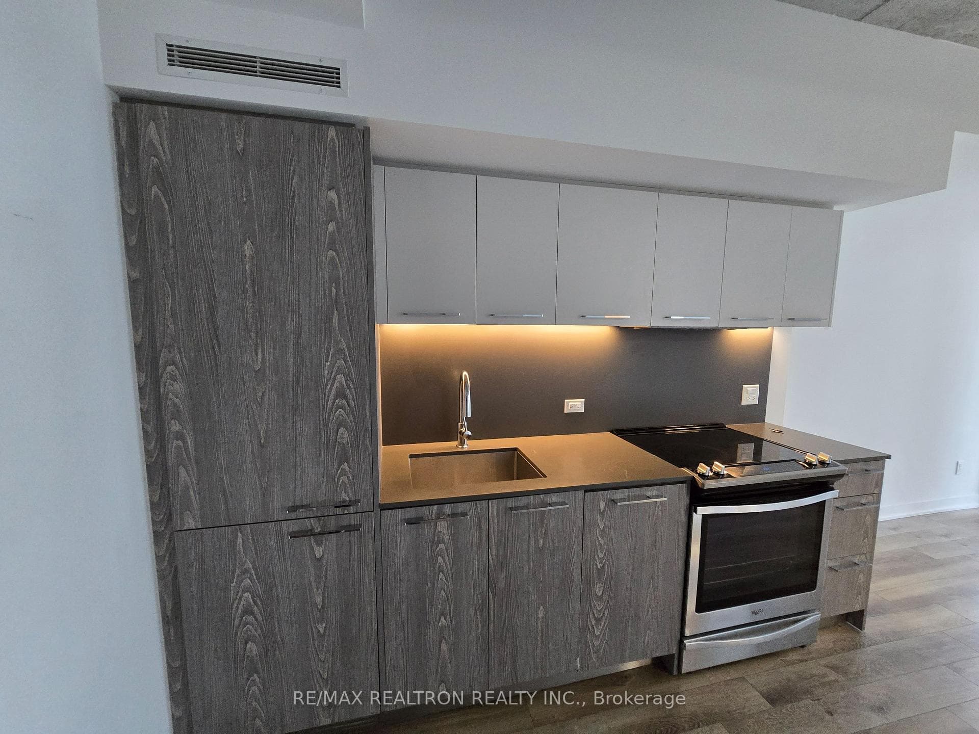 30 Baseball Place Unit 604 photo 6
