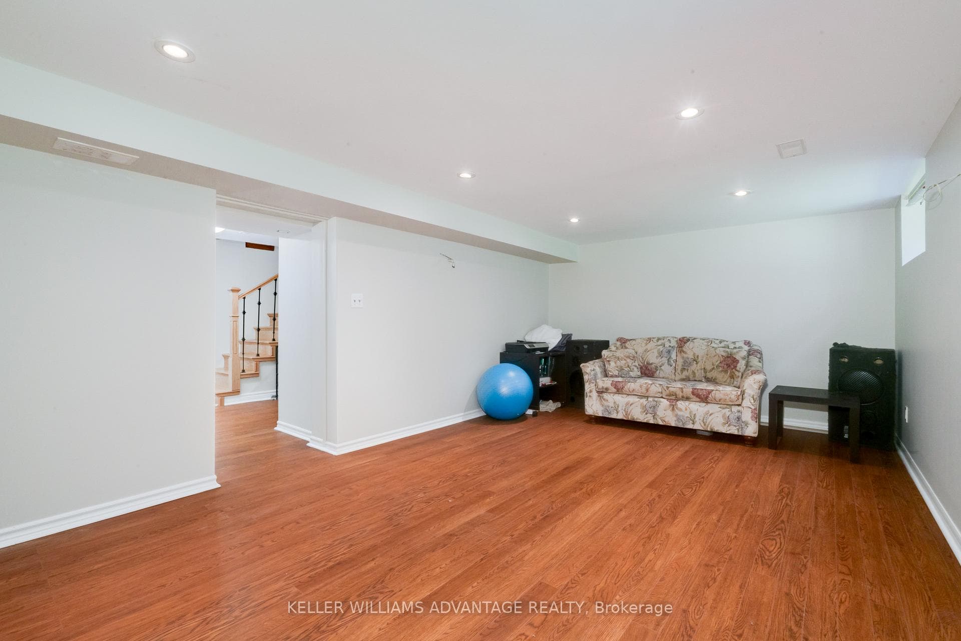16 Droxford Avenue photo 30