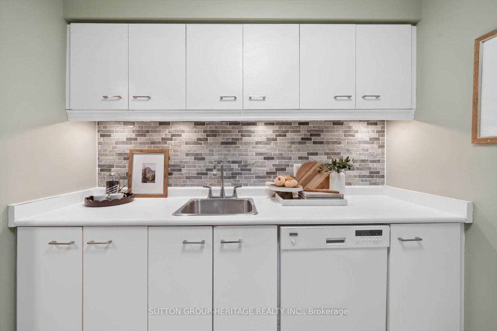 Updated backsplash & task lighting