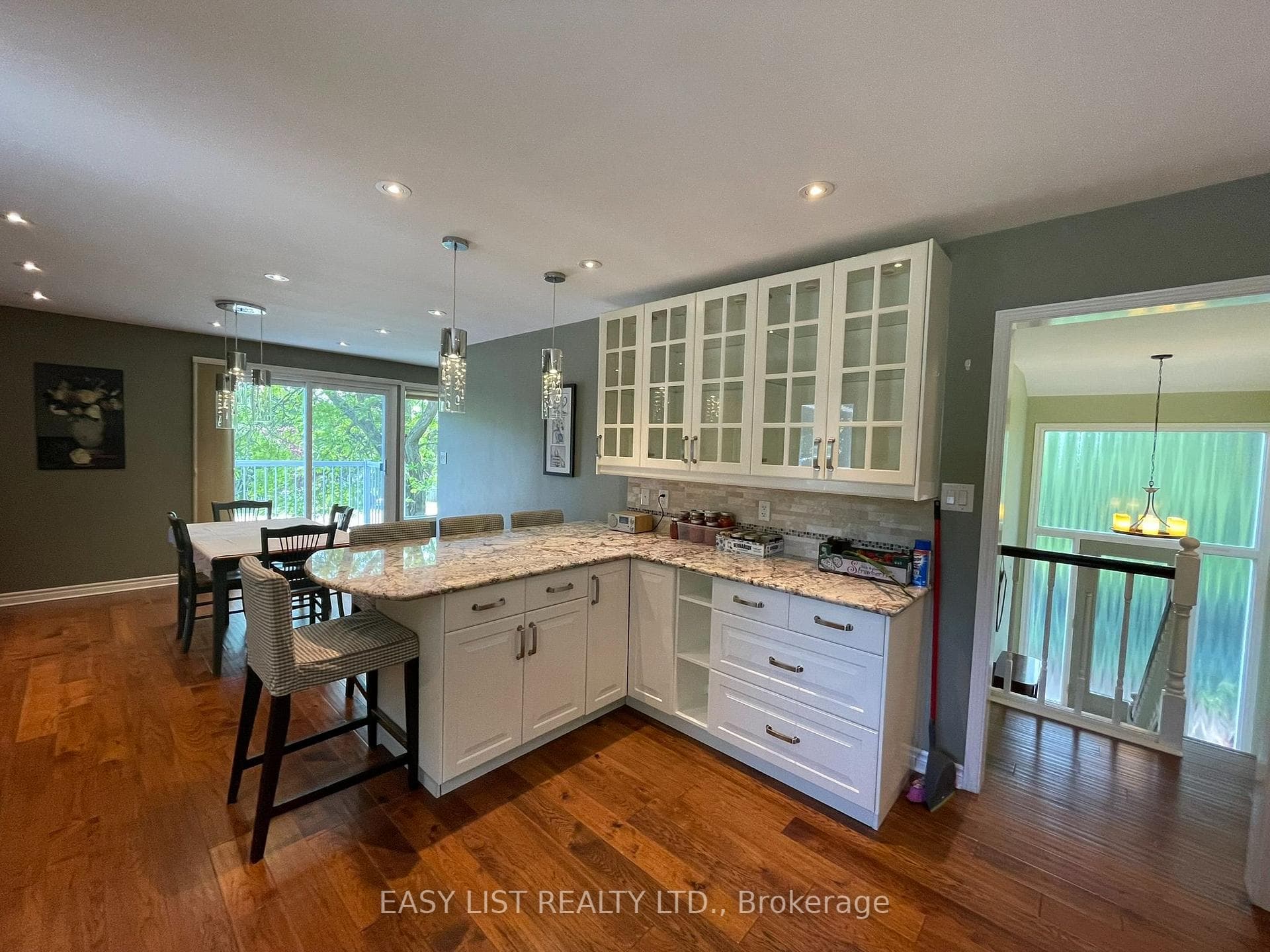 3 Baker Place photo 6