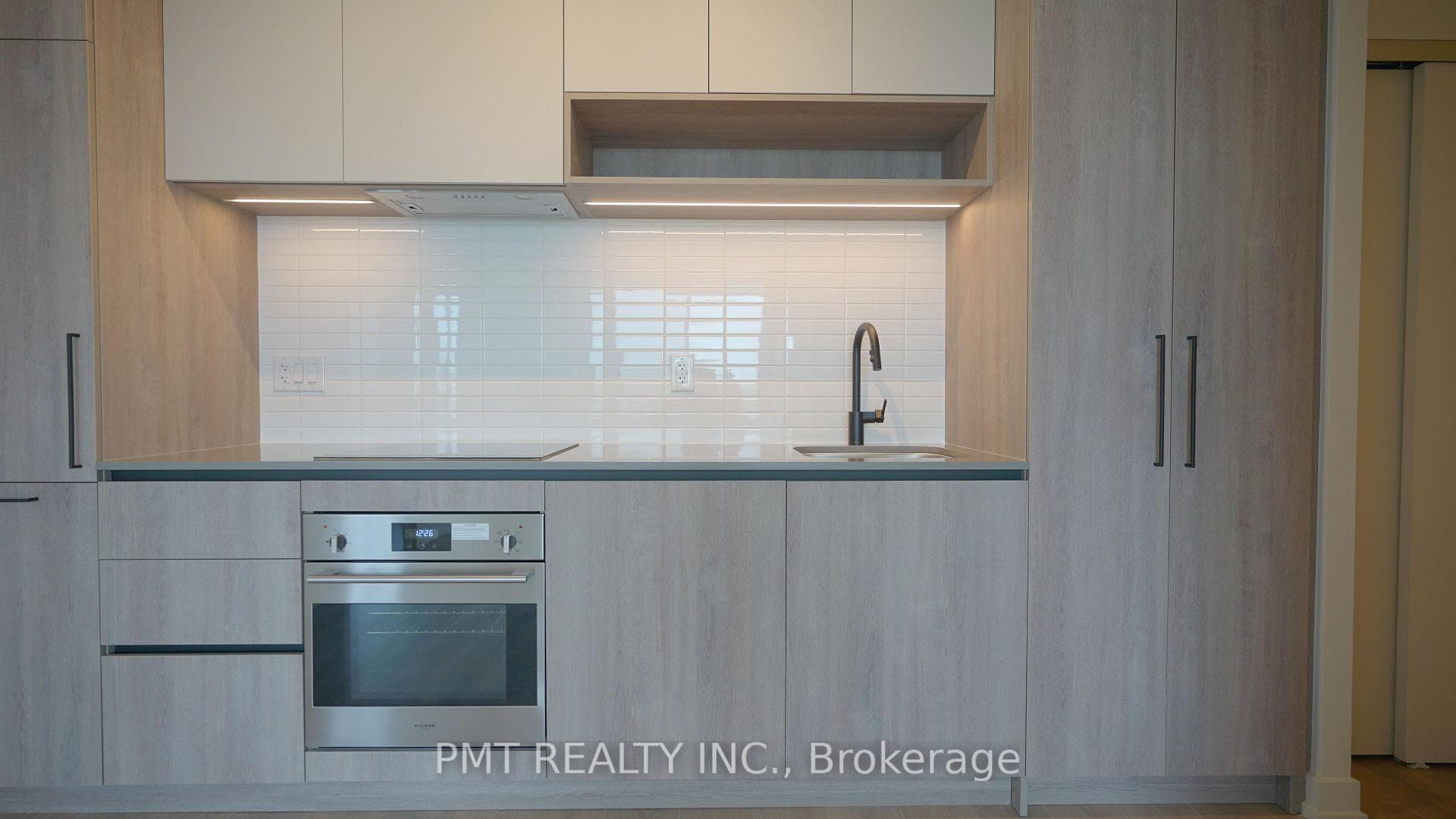 181 Sterling Road Unit 1411 photo 5