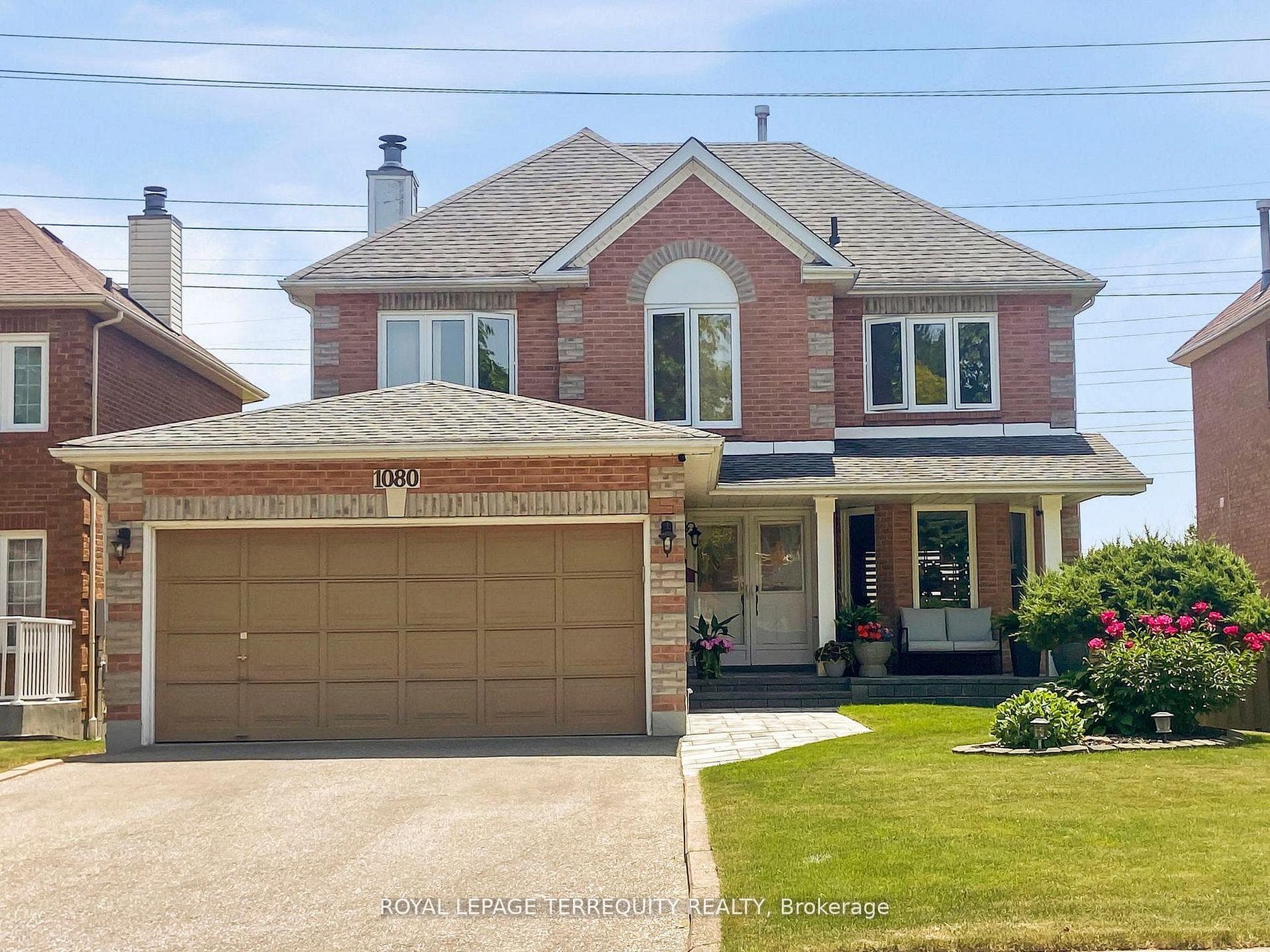1080 Wildrose Crescent photo 3