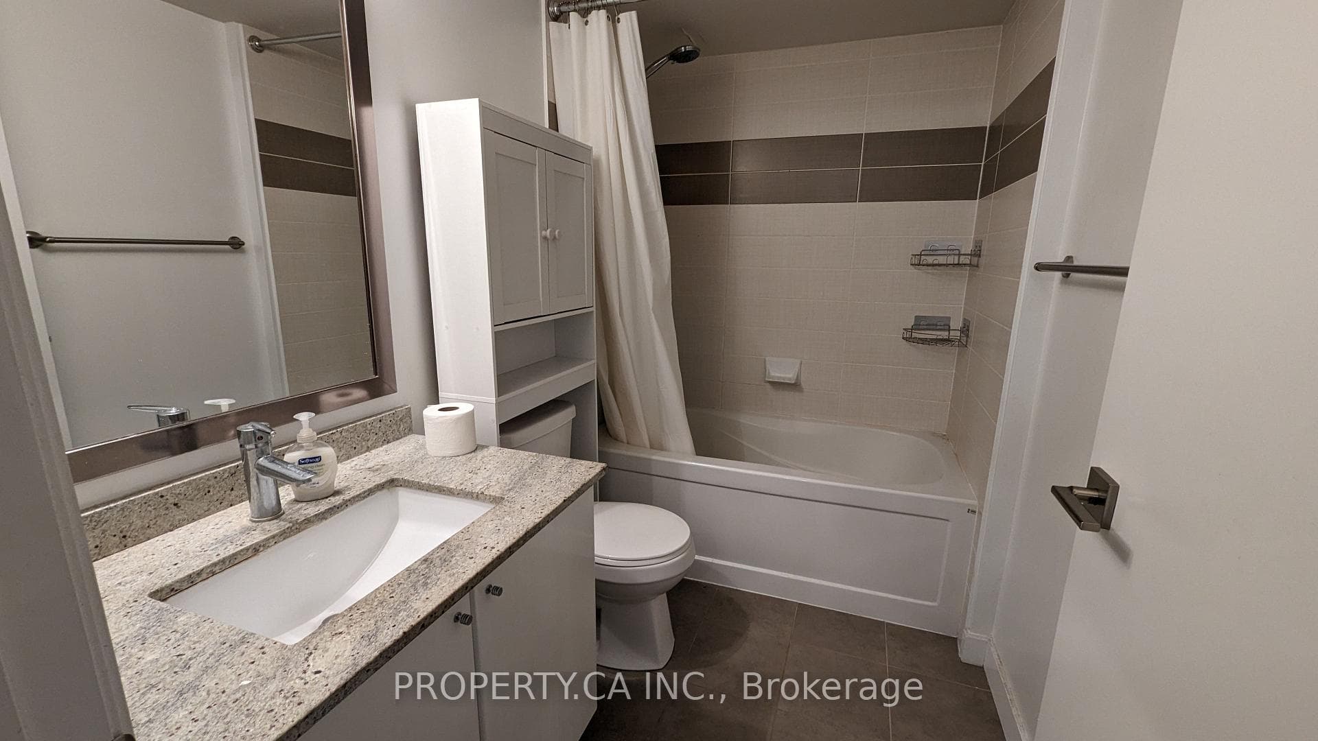 33 Bay Street Unit 1501 photo 9