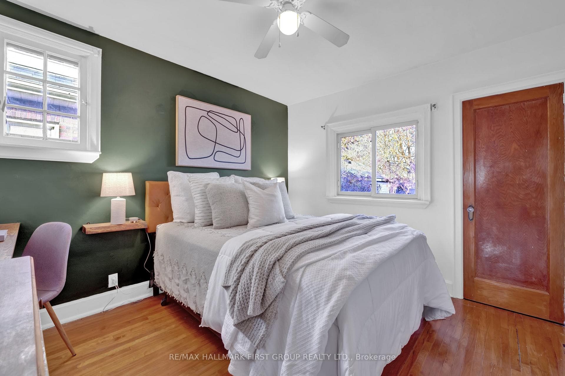 361 Leslie Street photo 10