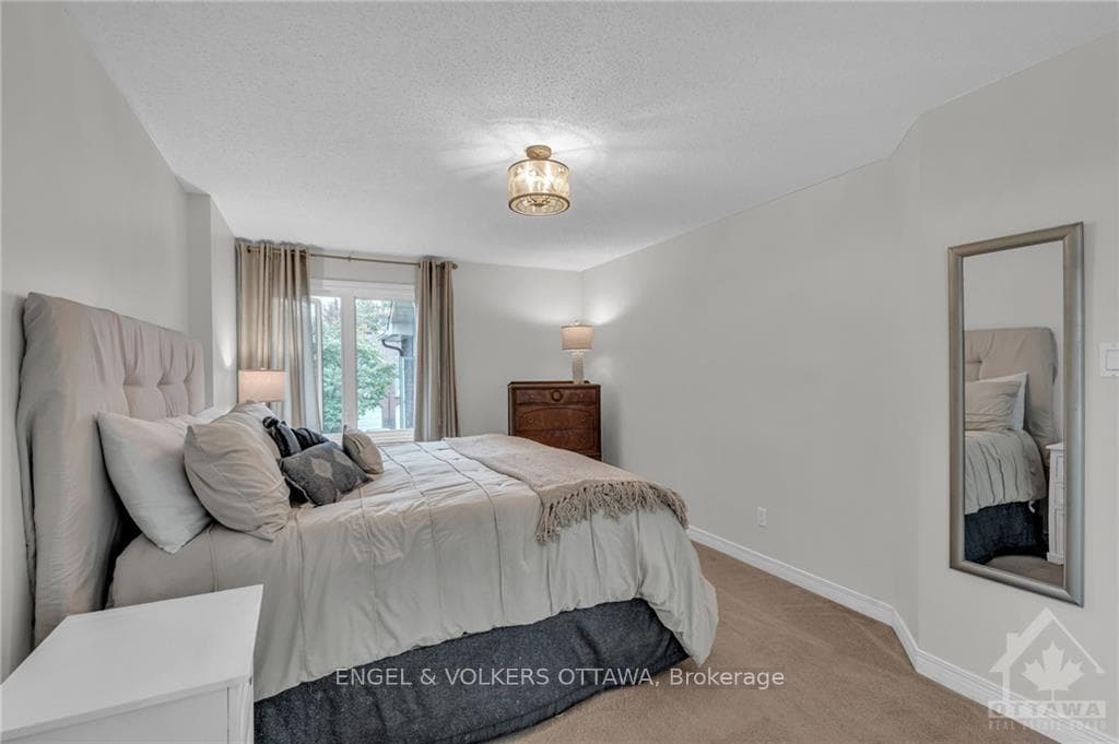 73 WINNEGREEN Court photo 19