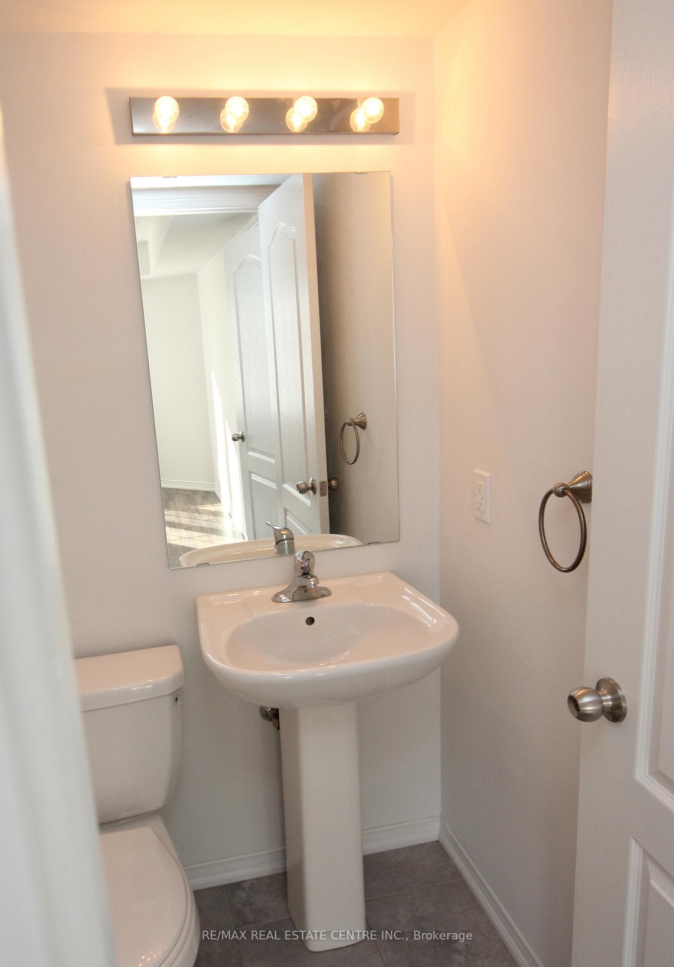 2480 Post Road Unit 19 photo 19