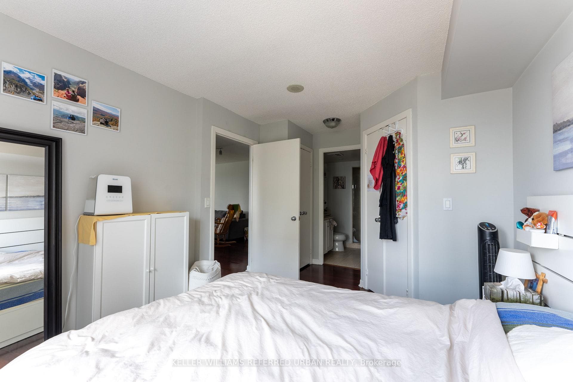 8 Park Road Unit 3202 photo 9