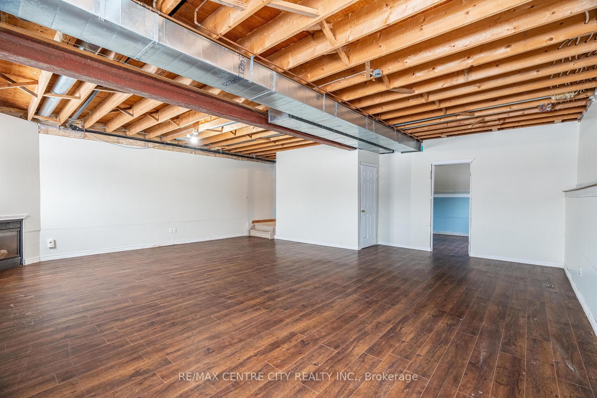 225 WILLIAM Street photo 32