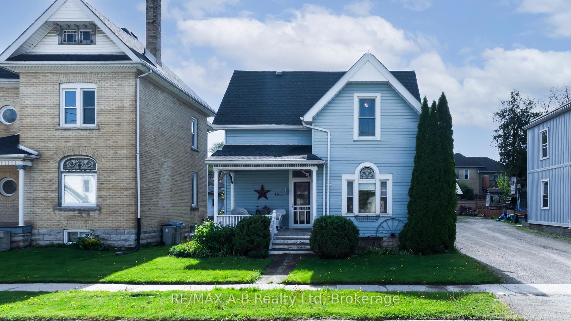 193 Water Street photo 1