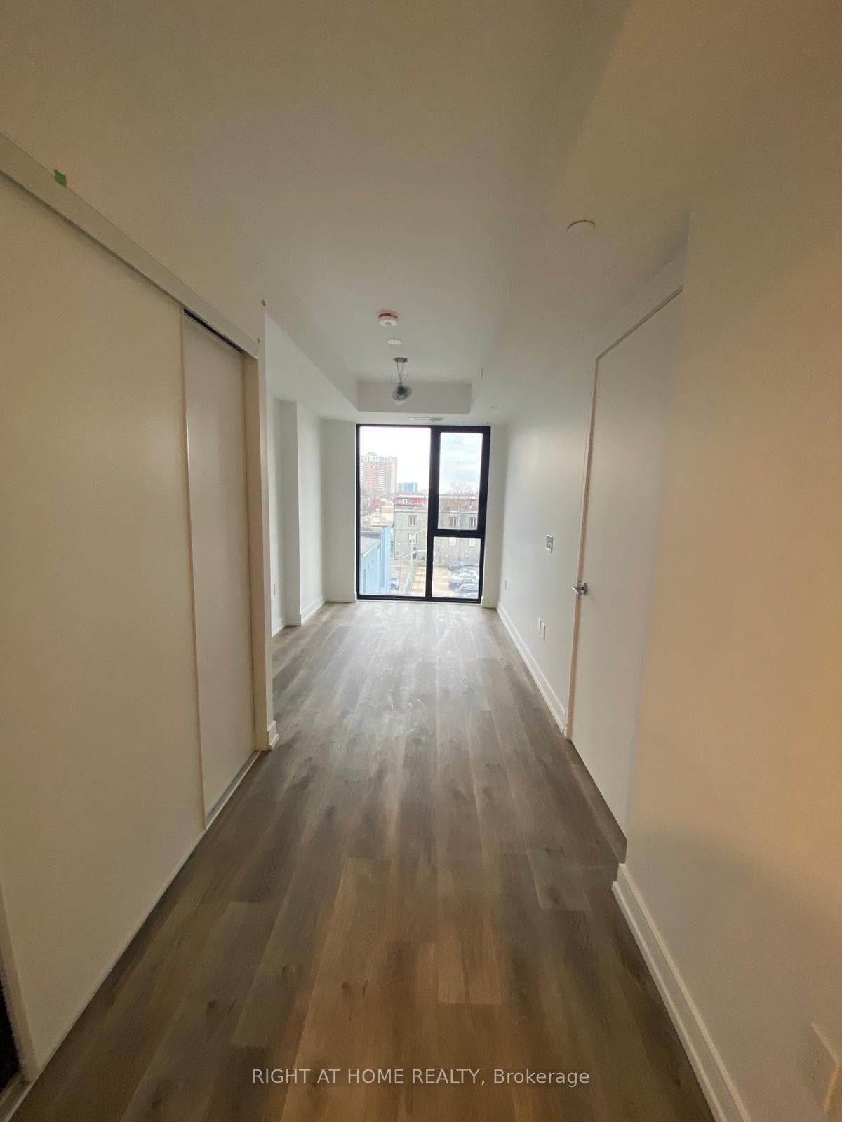 M-Bedroom0