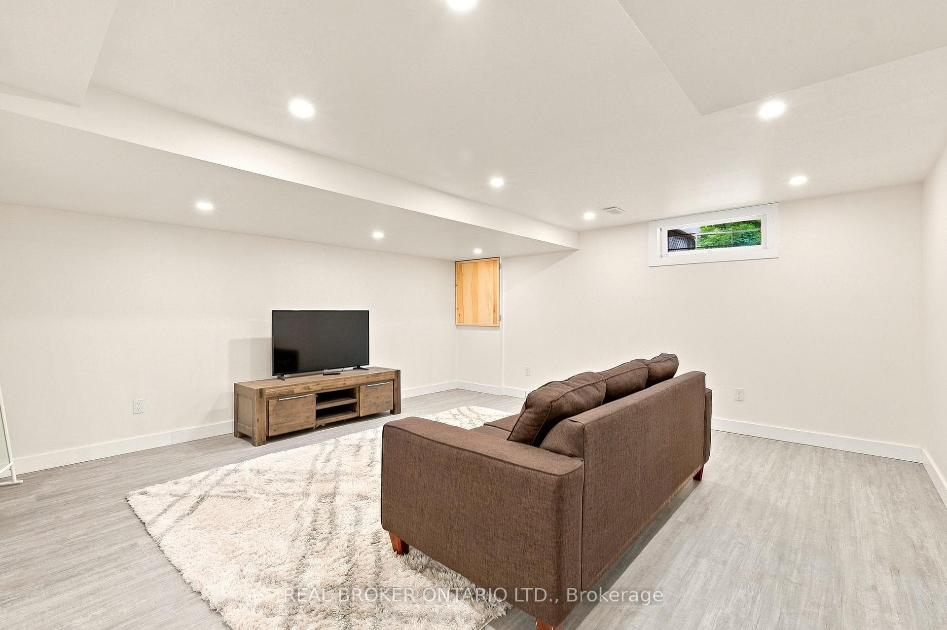 2021 Woodglen Crescent photo 21