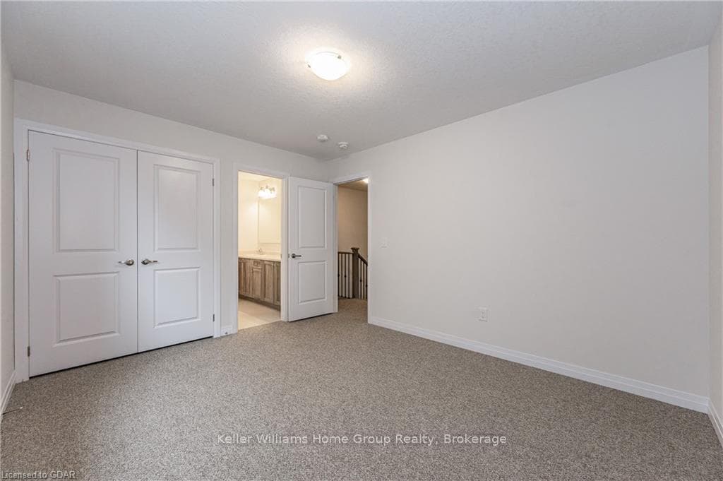 425 ADELAIDE Street photo 22