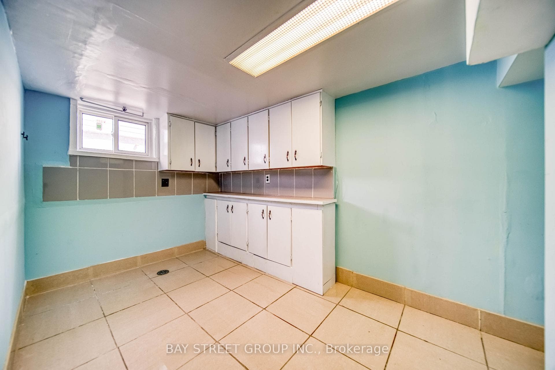 304 Albert Street photo 22