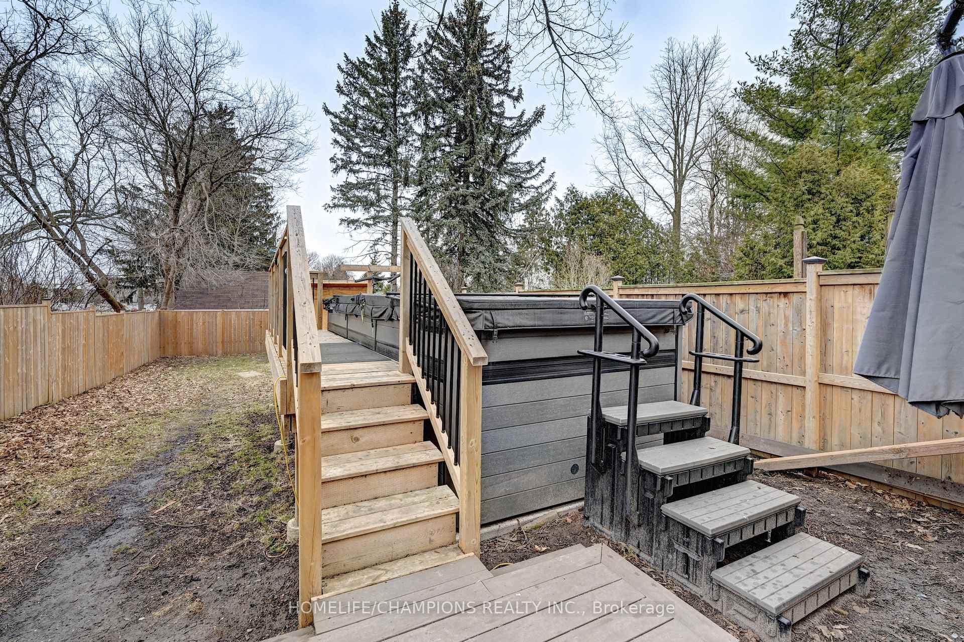 98 McNaughton Street photo 42