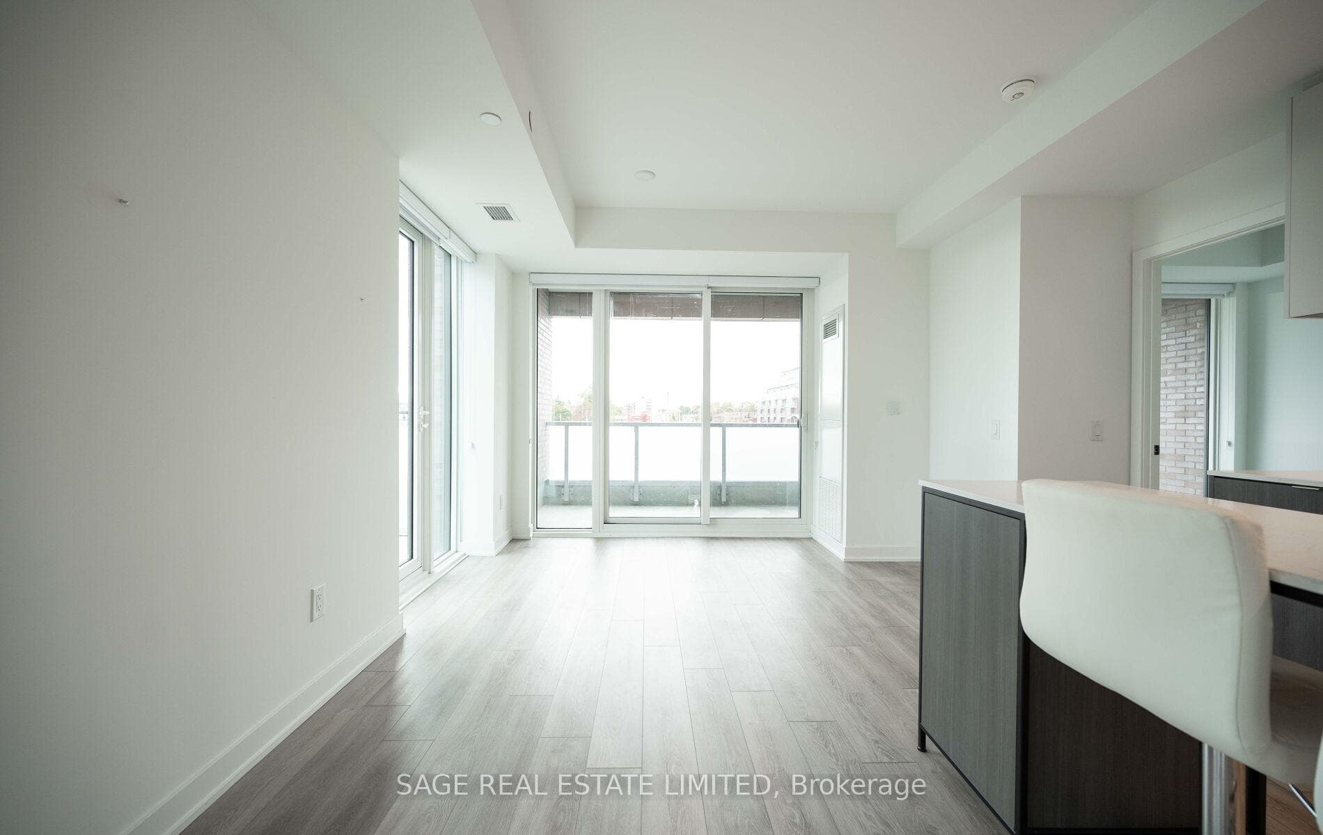 215 Lakeshore Road Unit 330 photo 13