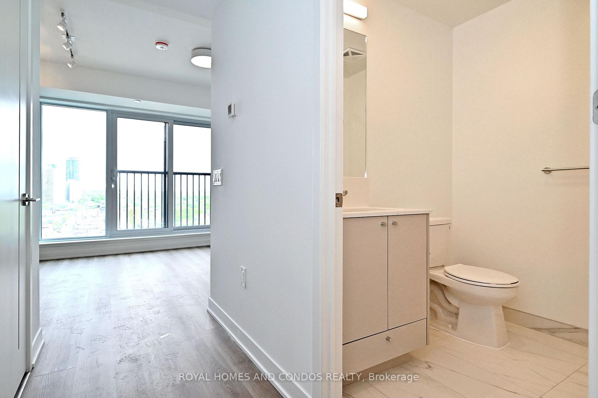 10 Oak Street Unit 1110 photo 22