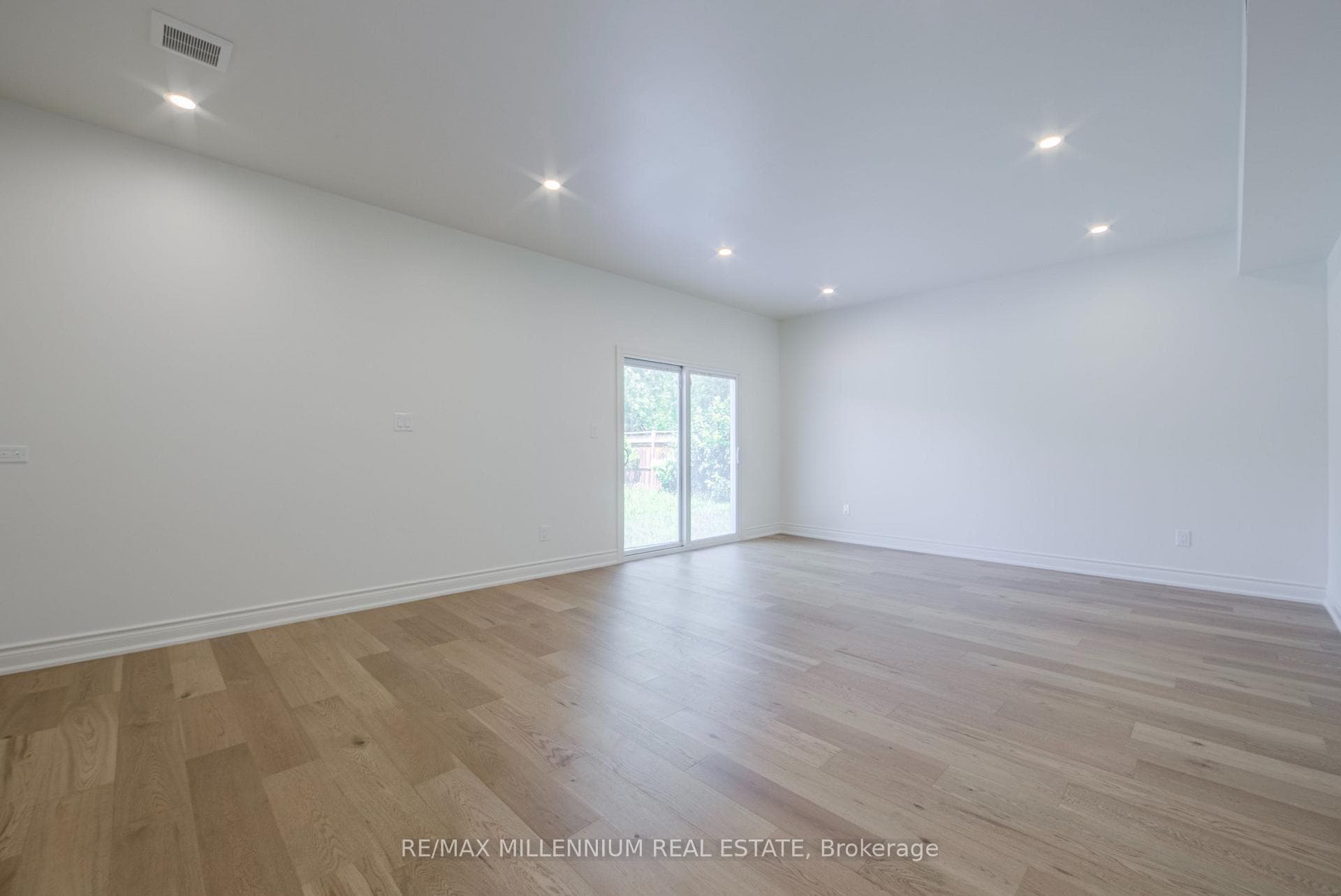 1285 Rebecca Street photo 38