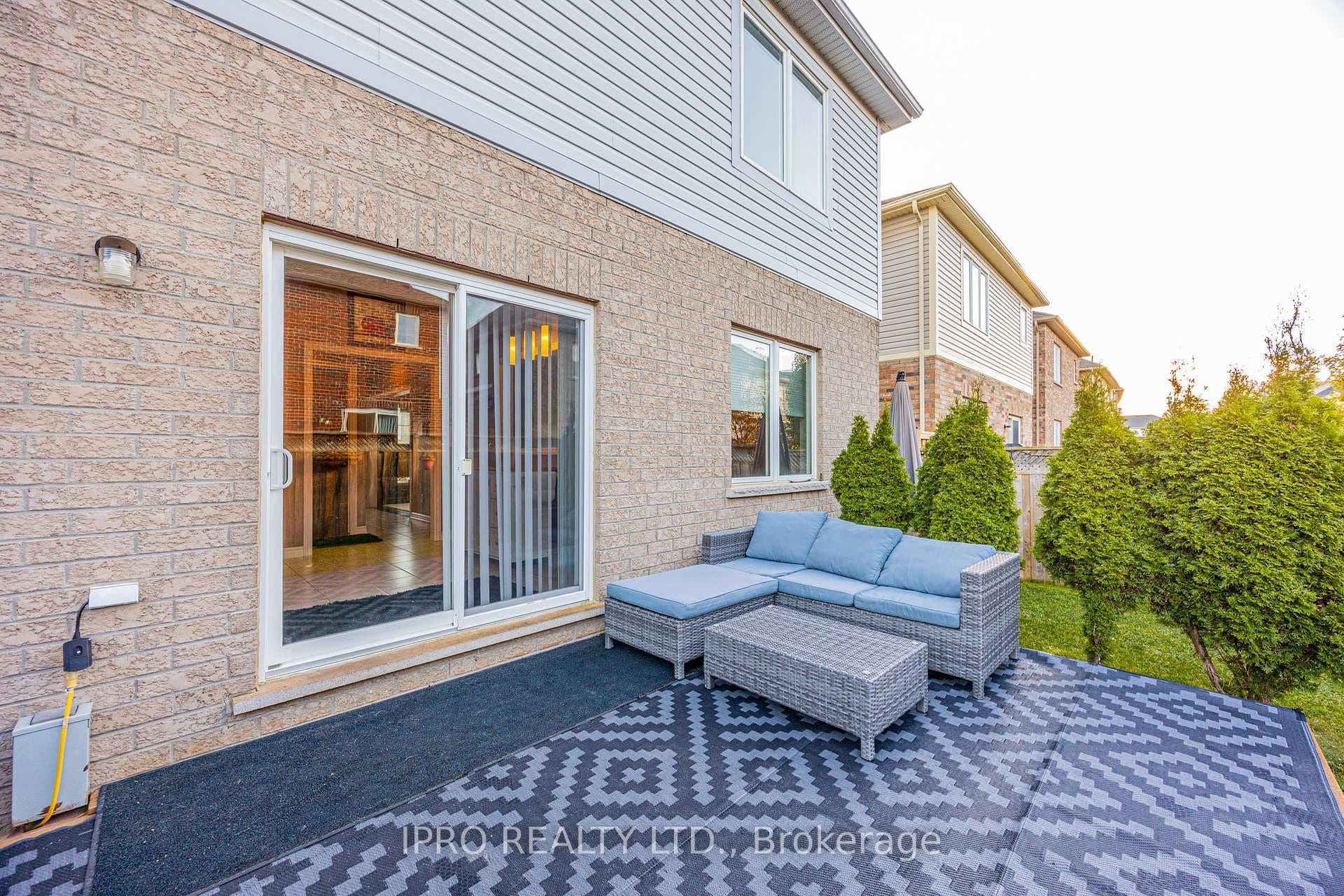 63 Megan Crescent photo 34