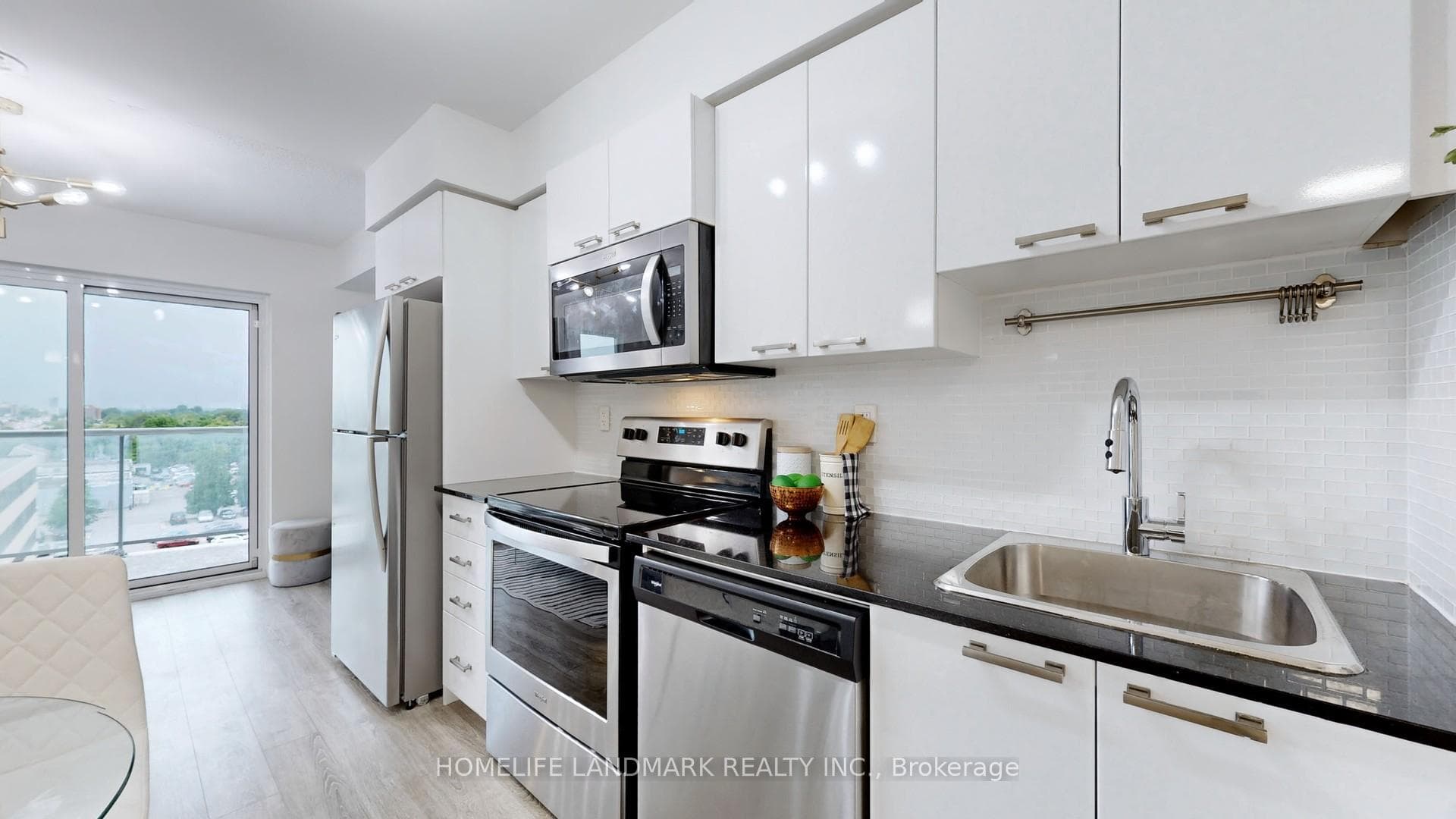 2150 LAWRENCE Avenue Unit 808 photo 16