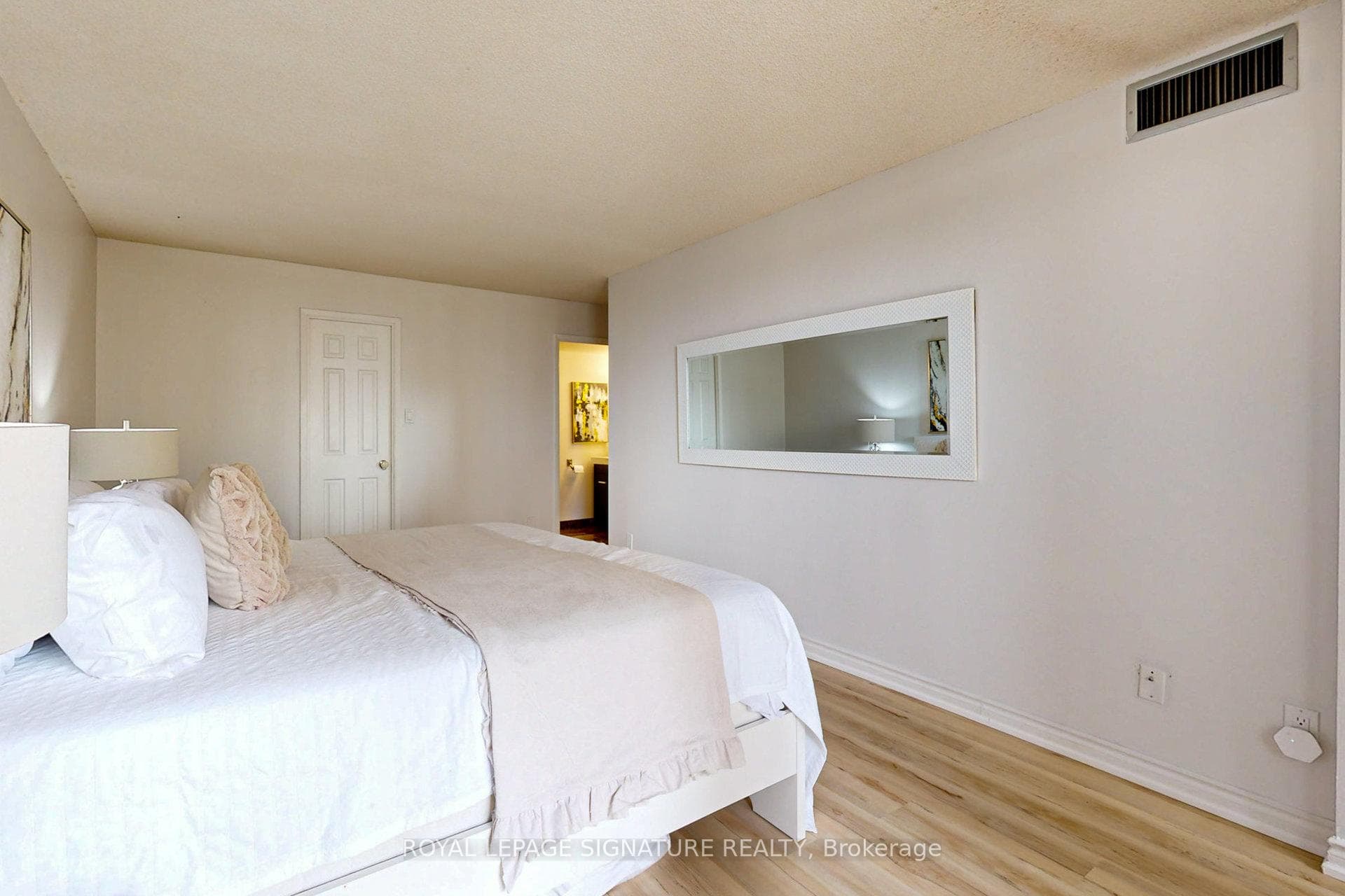 55 Kingsbridge Garden Circle Unit 1613 photo 32