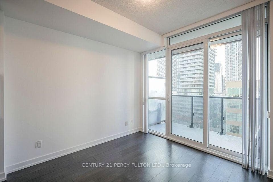 125 Redpath Avenue Unit 908 photo 13