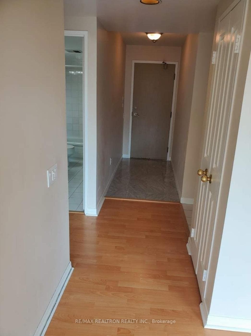 942 Yonge Street Unit 712 photo 3