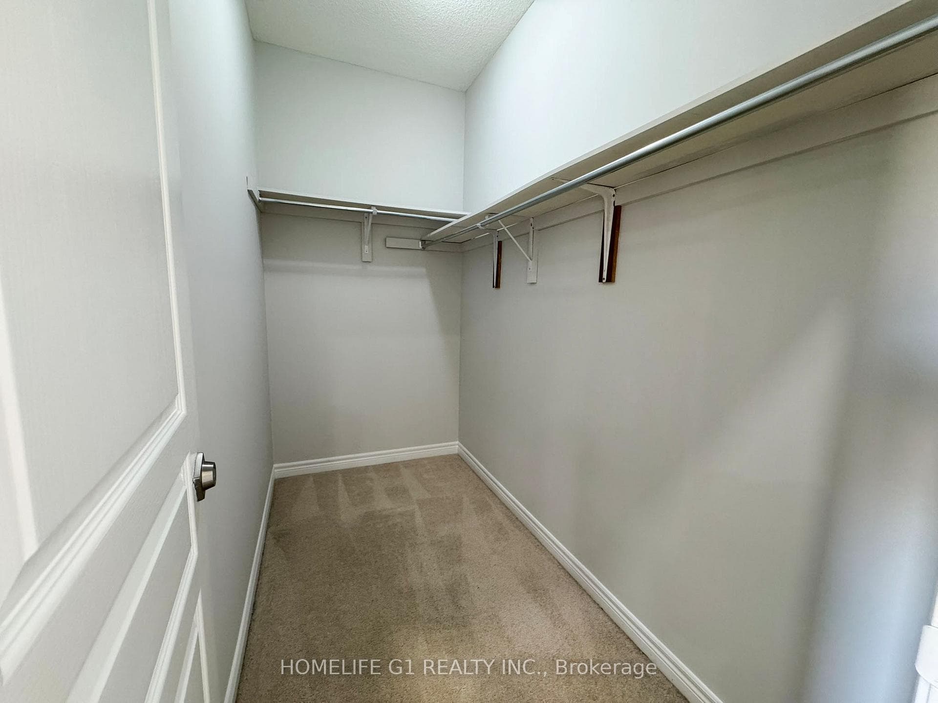 7 Bryony Road photo 26