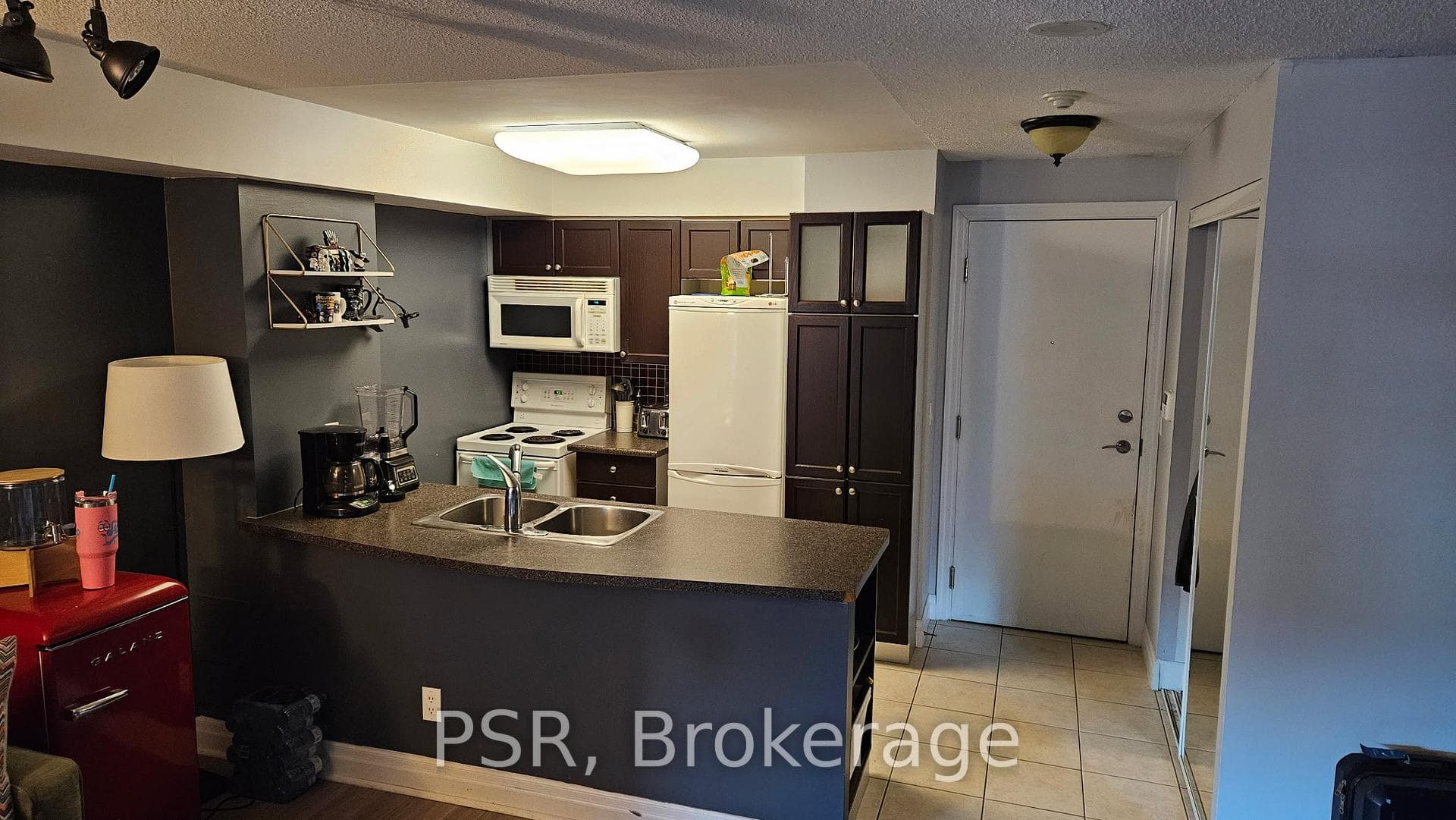 2121 Lakeshore Boulevard Unit 207 photo 9