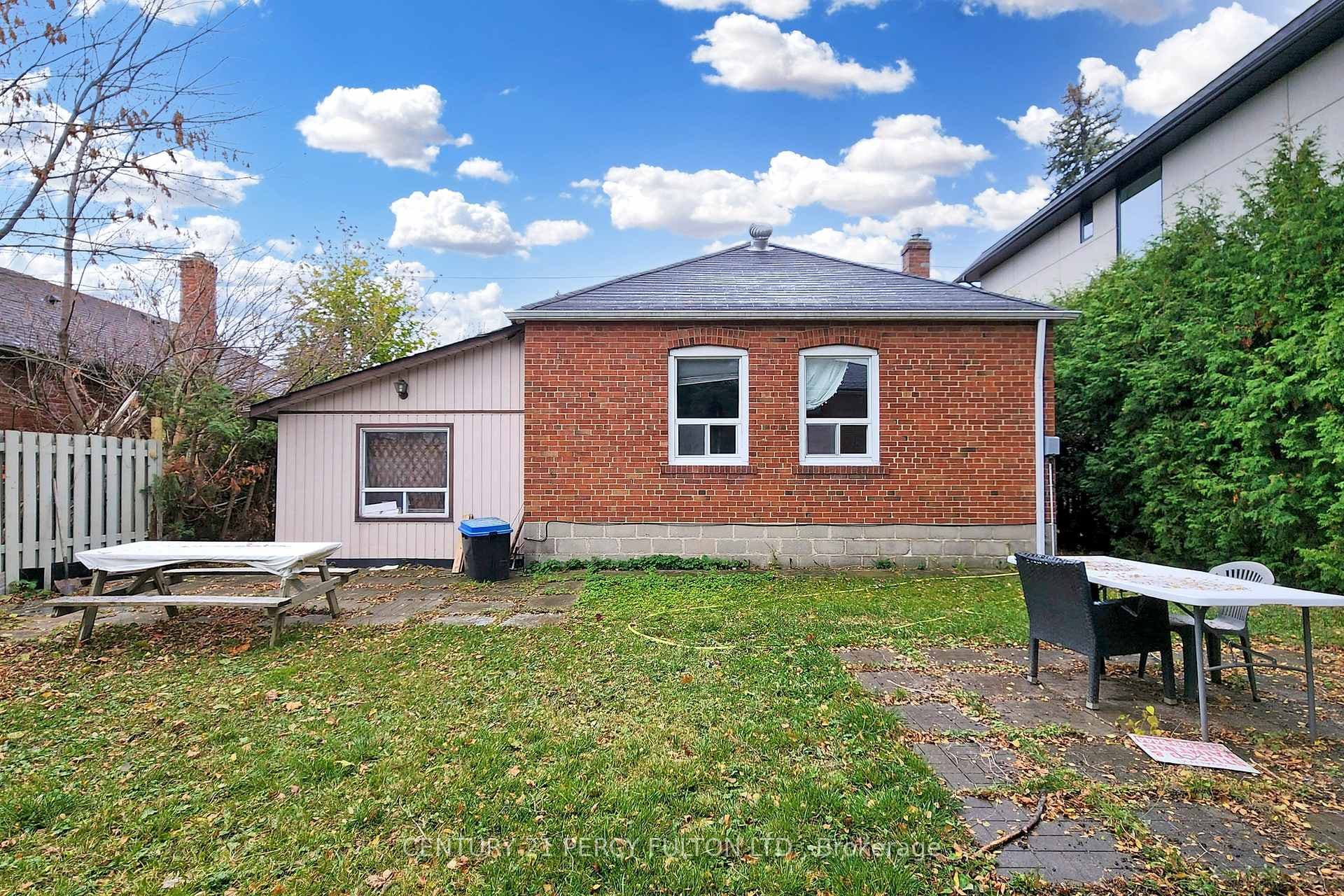 98 Charleswood Drive photo 31