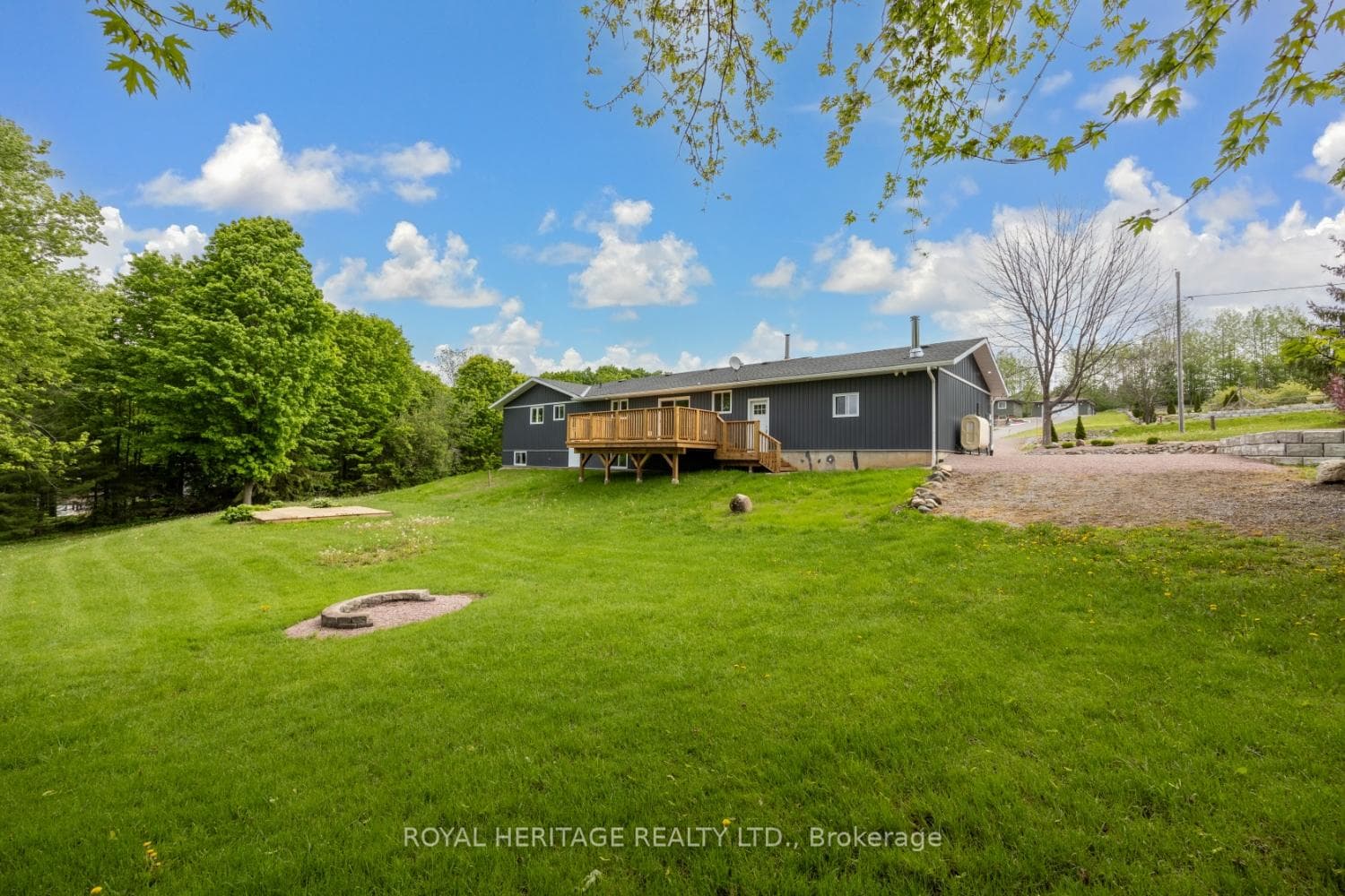12 Edgewater Drive photo 33