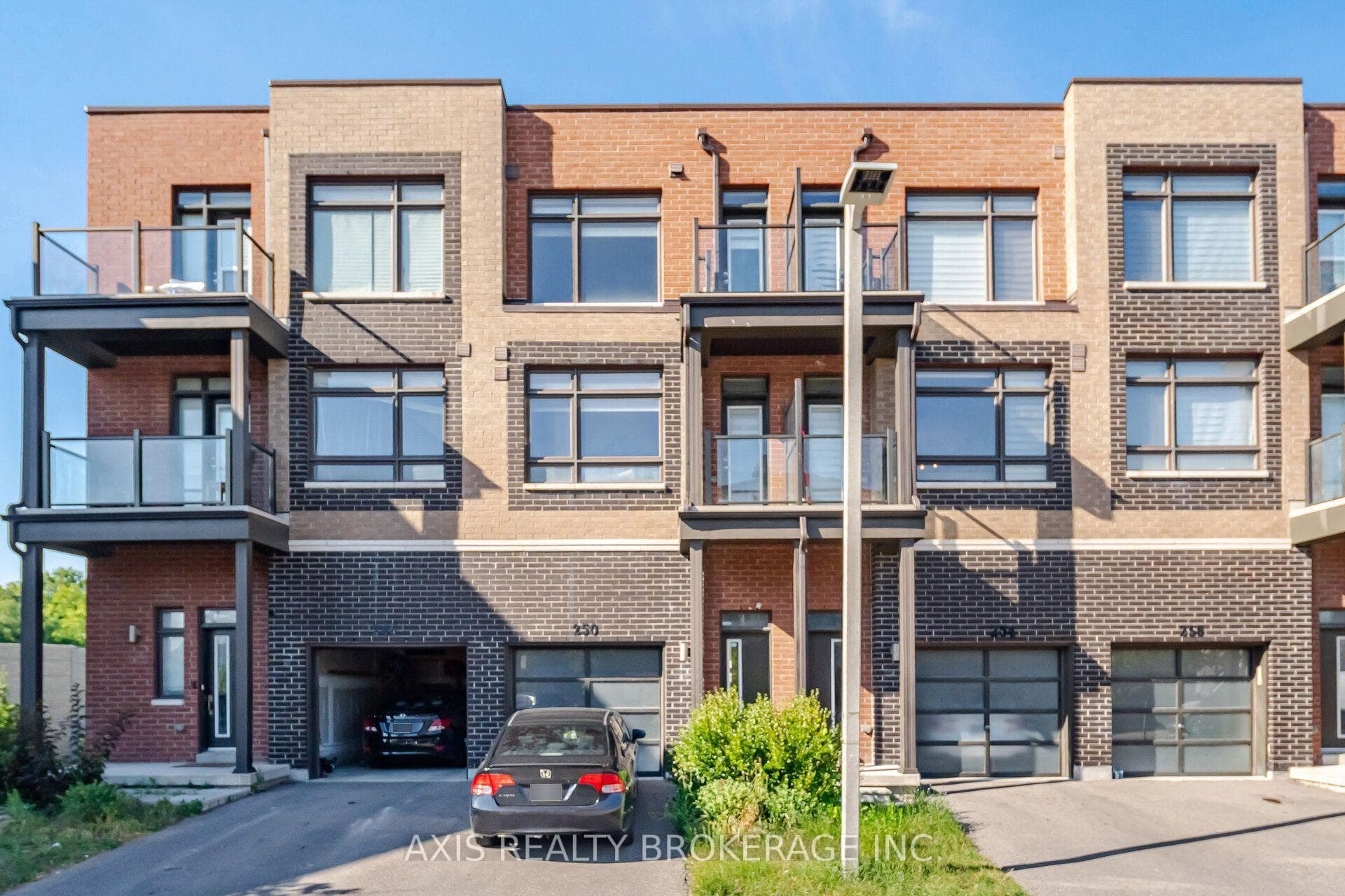250 Dalhousie Street photo 1