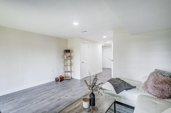 517 Winkworth Court photo 19