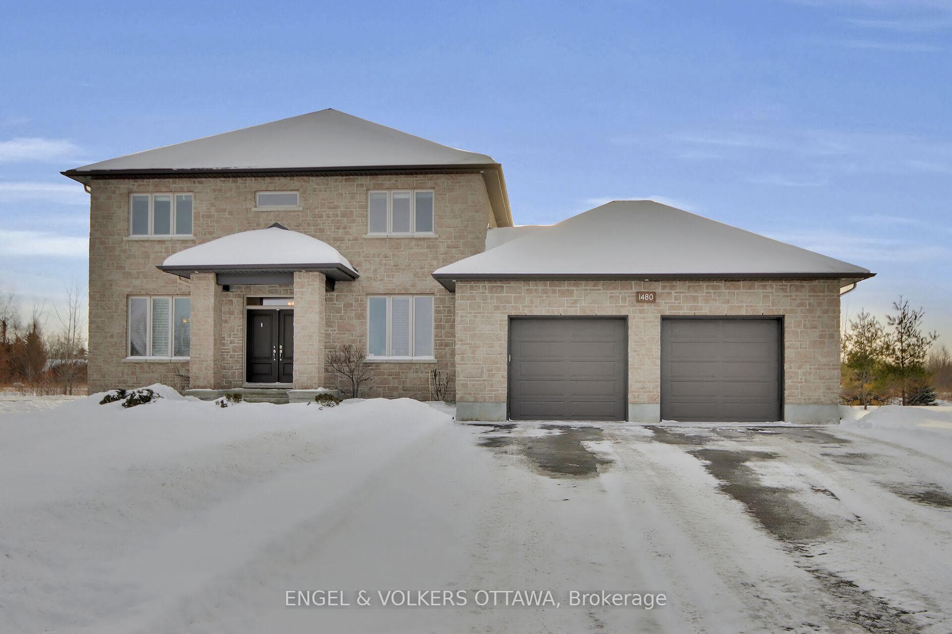 1480 Waters Edge Way photo 1