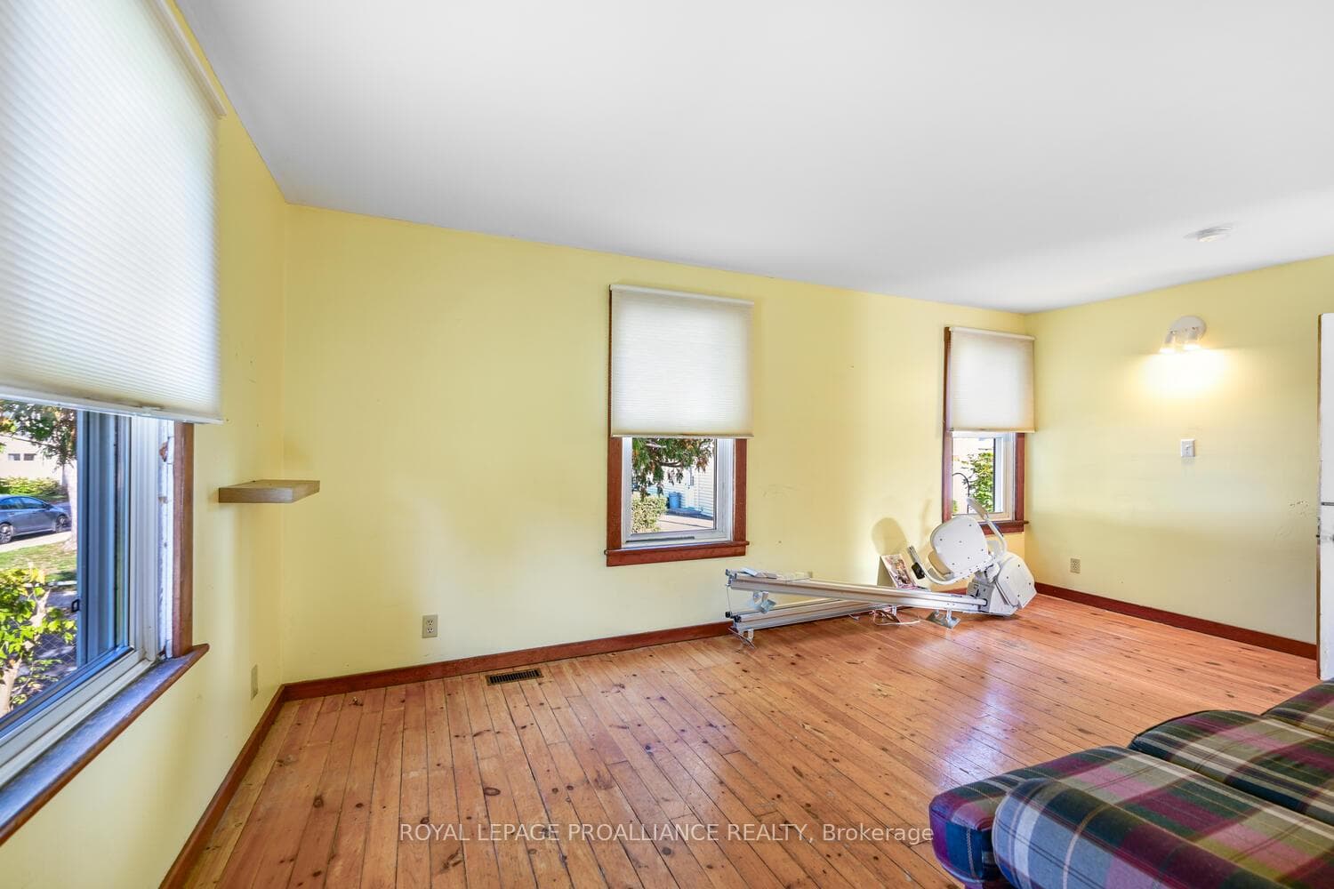 187 James Street photo 8