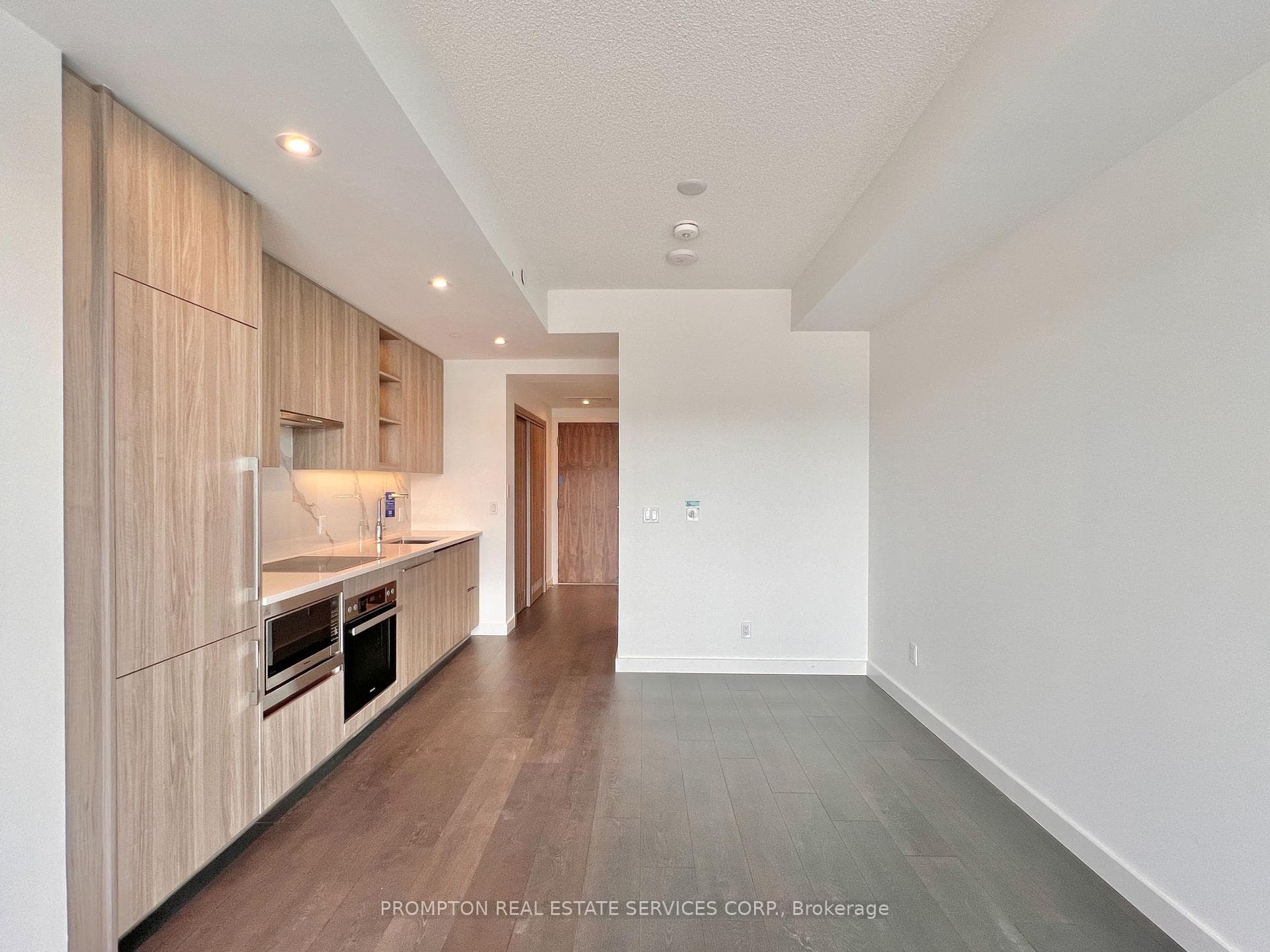 27 McMahon Drive Unit 305 photo 22