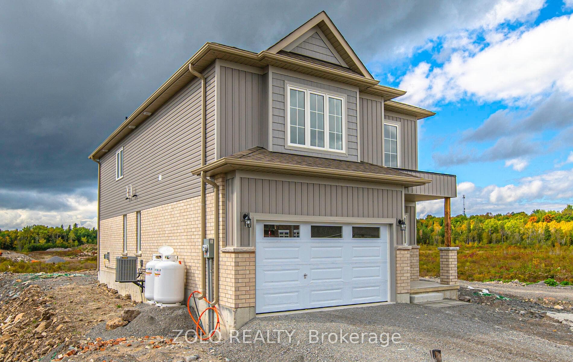 84 Hillcroft Way photo 3
