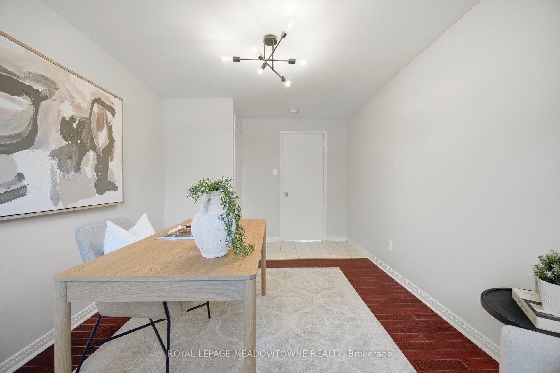 523 Trafalgar Court photo 24