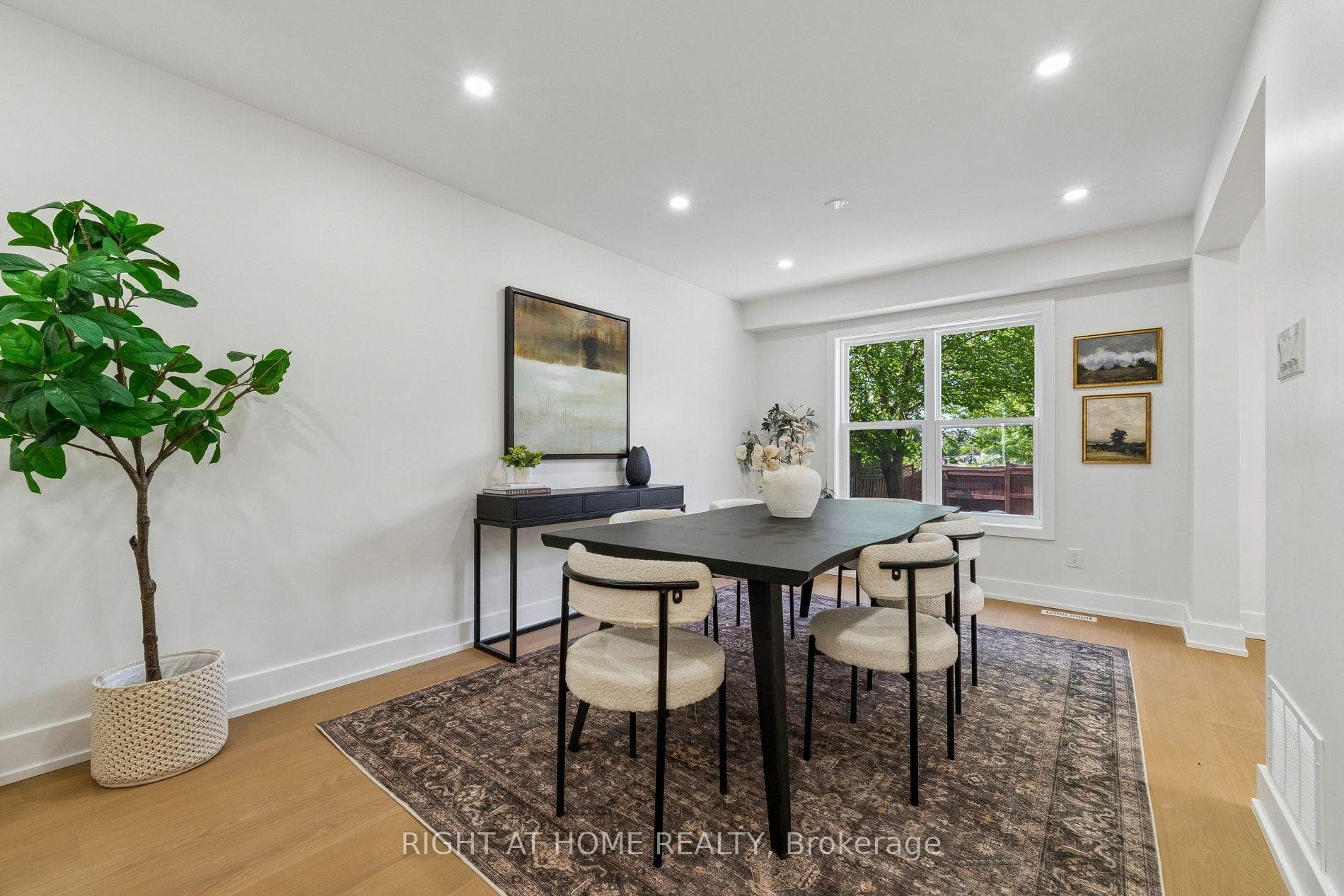 16 Ian Fleming Crescent photo 13