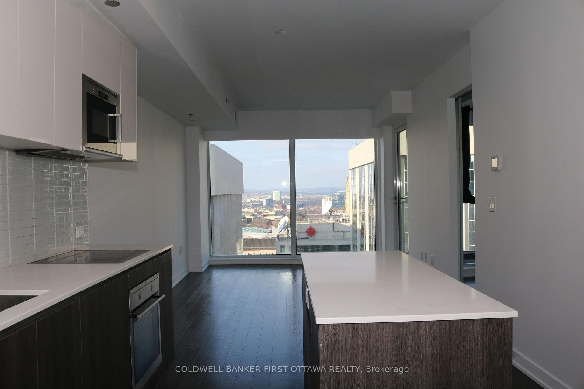 199 SLATER Street Unit 2013 photo 3