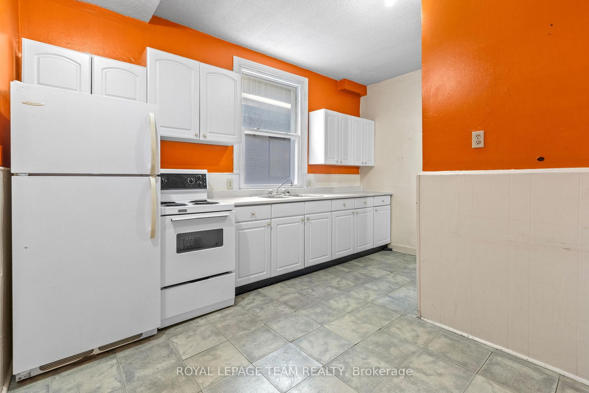 498 Gladstone Avenue photo 10