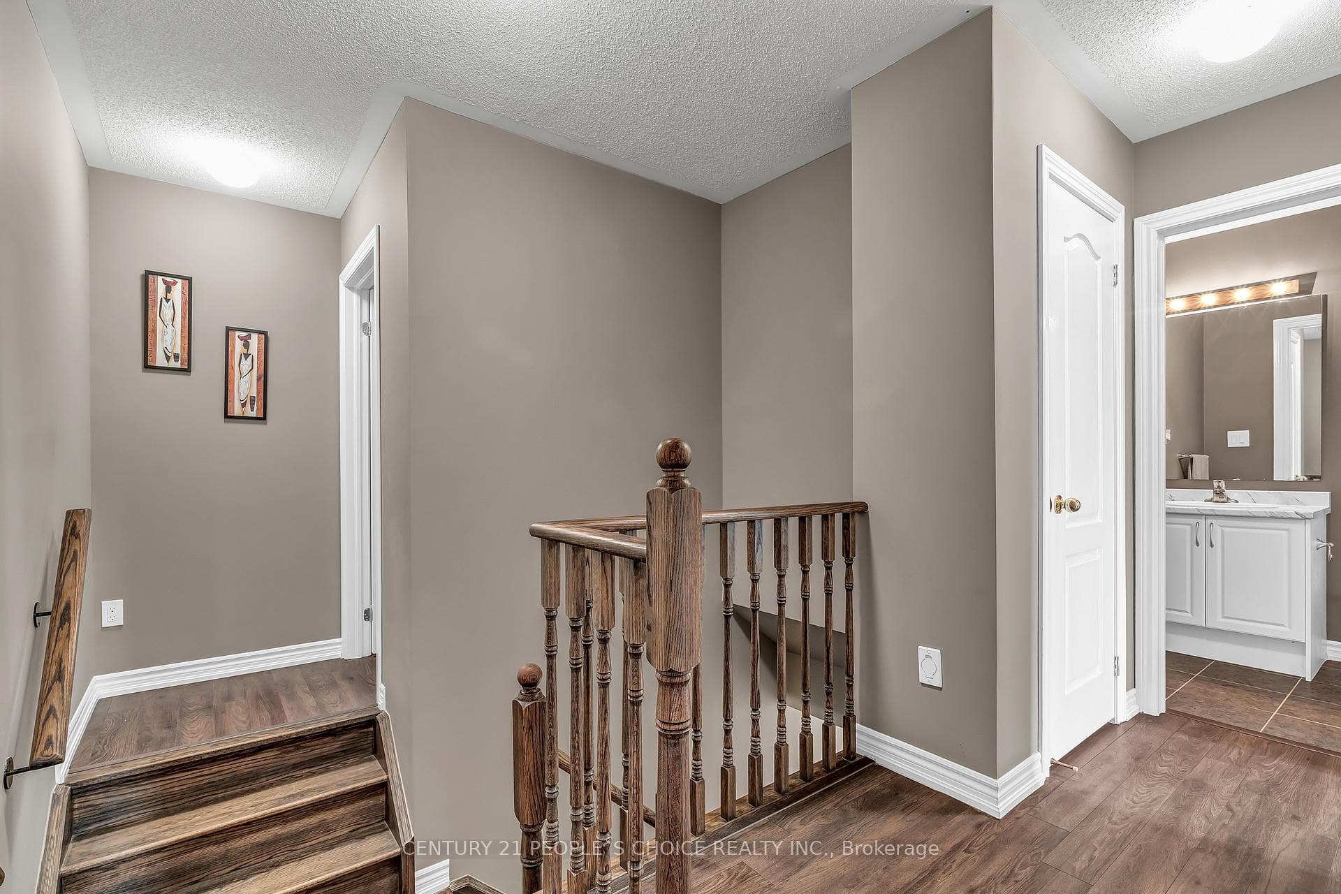 33 Shiff Crescent photo 20