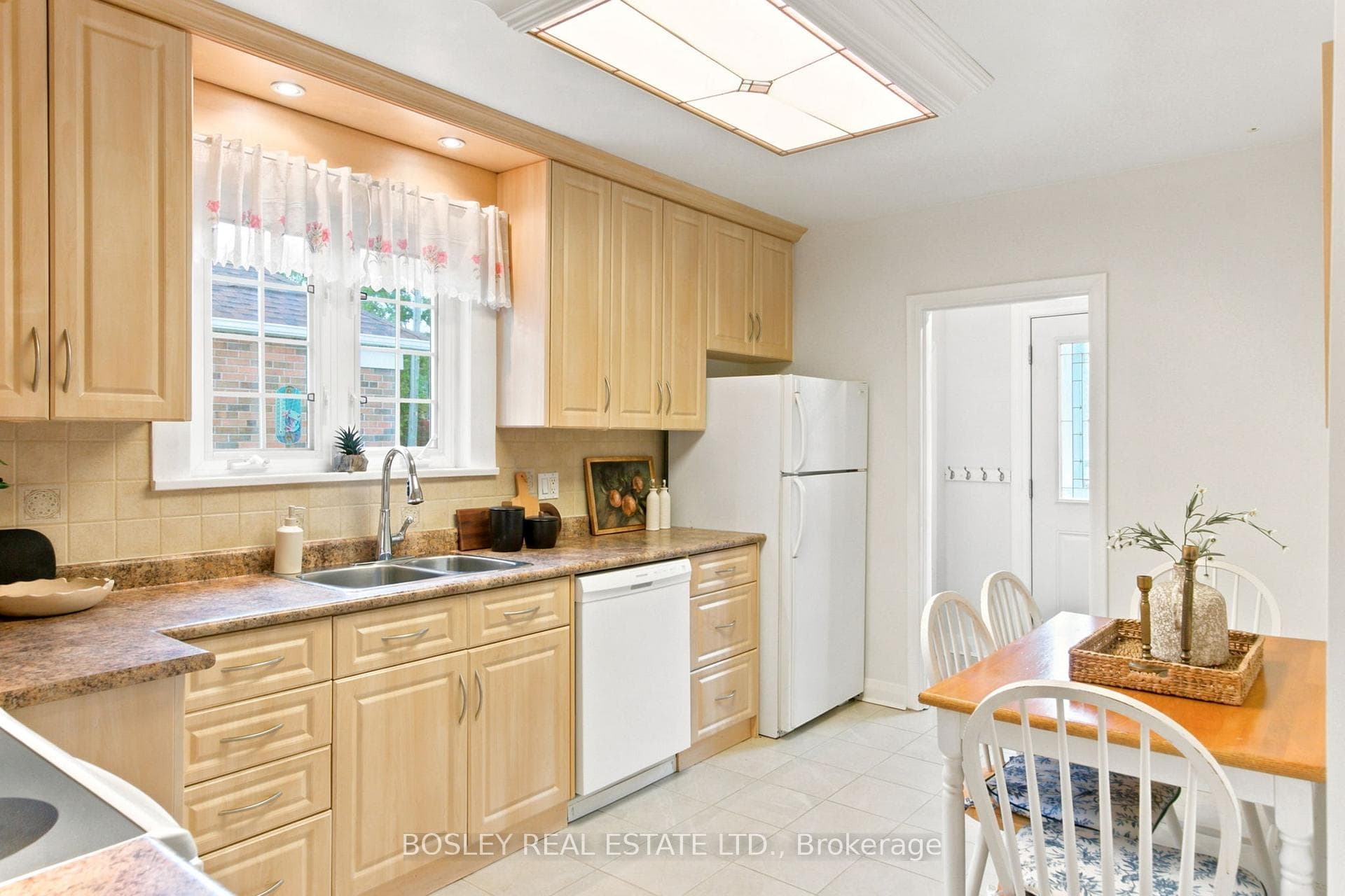 251 Ellington Drive photo 15