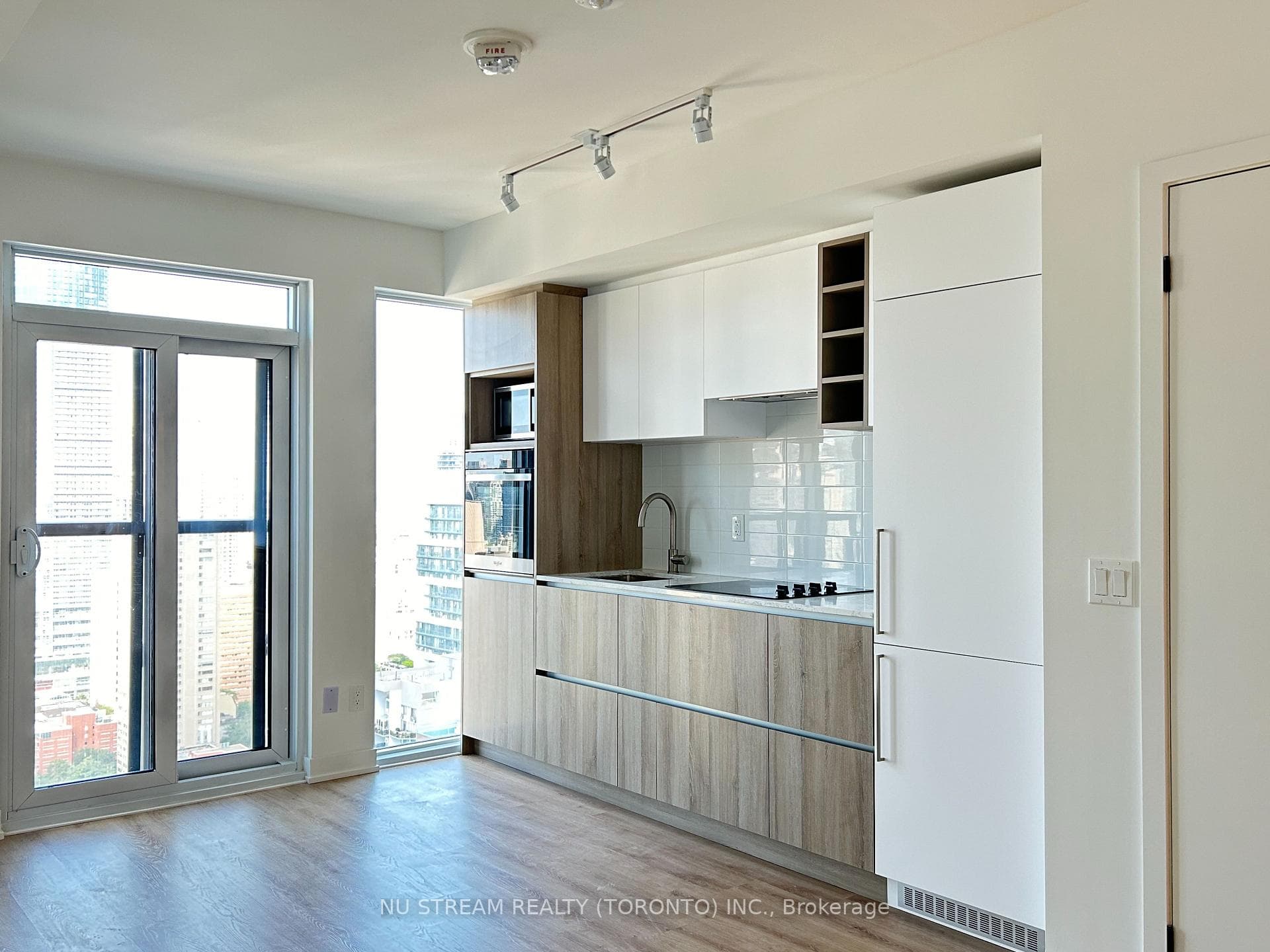 319 Jarvis Street Unit 4003 photo 2