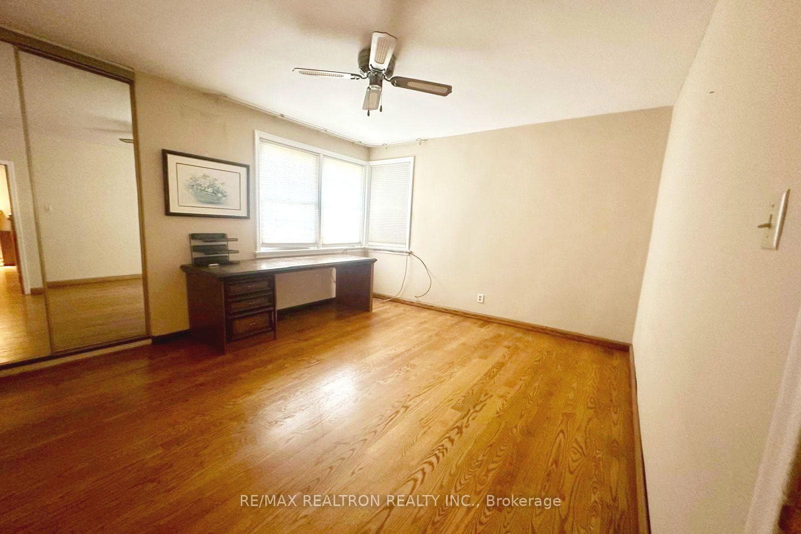 2430 King Road photo 11