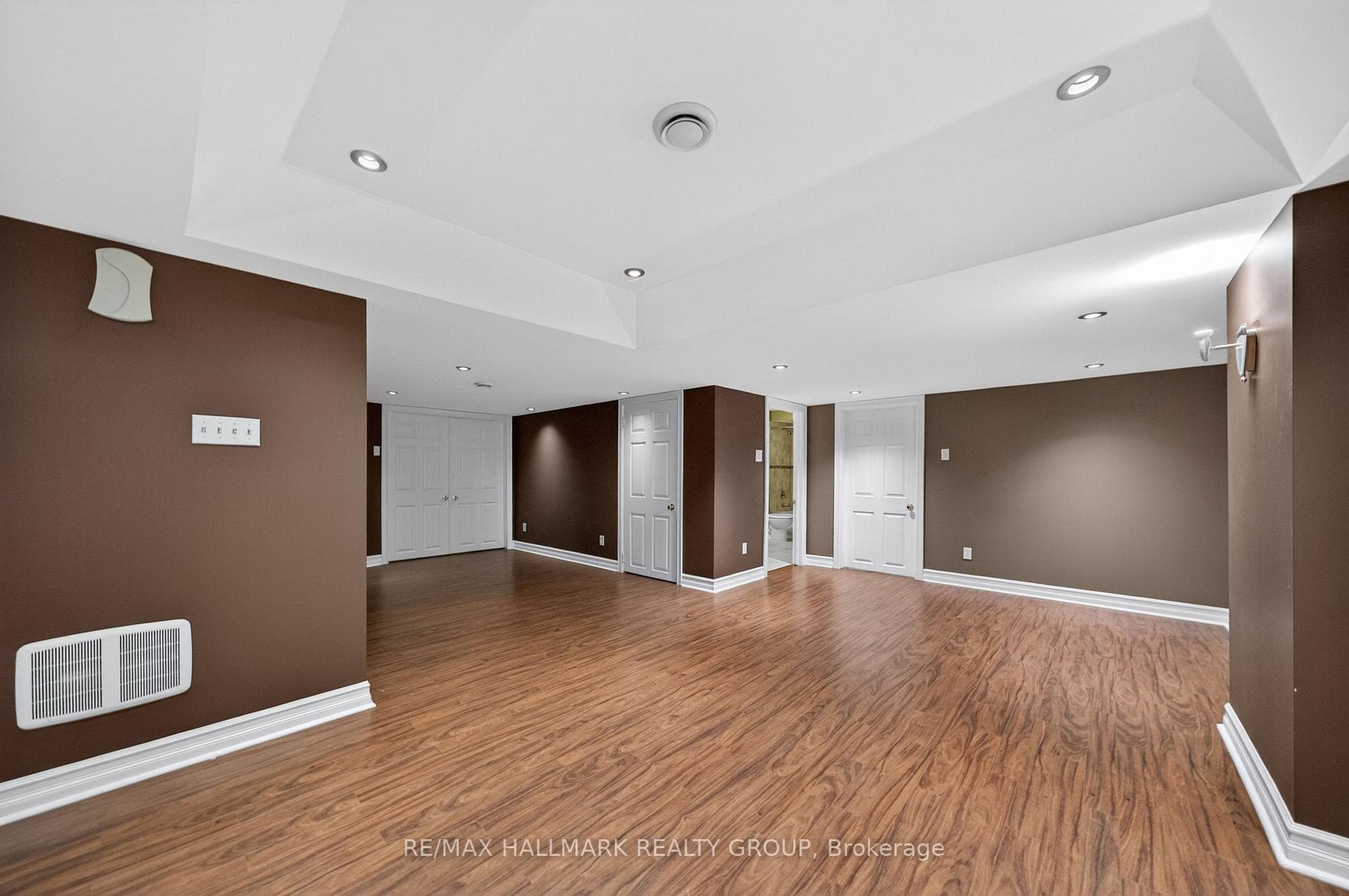 2030 Cherington Crescent photo 35