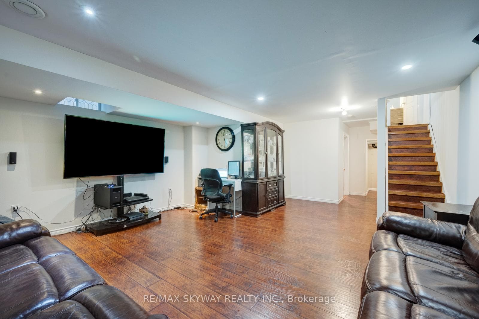 3265 Raindance Crescent photo 34