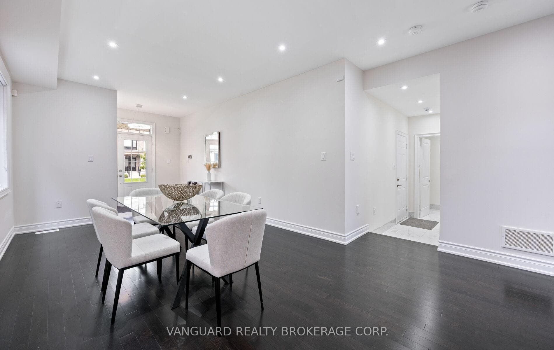 121 Alistair Crescent photo 11